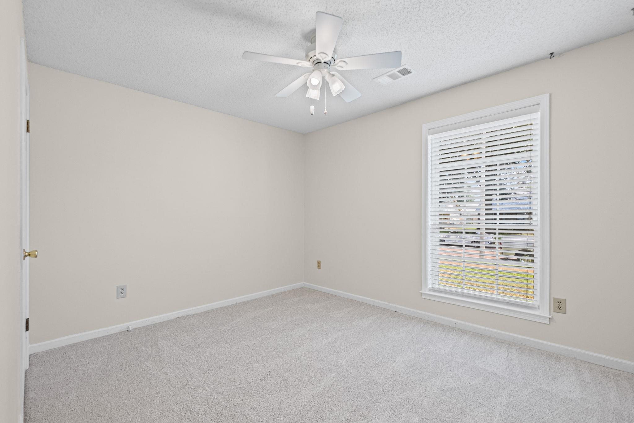 3933 Robin Hill Dr Property Photo 22