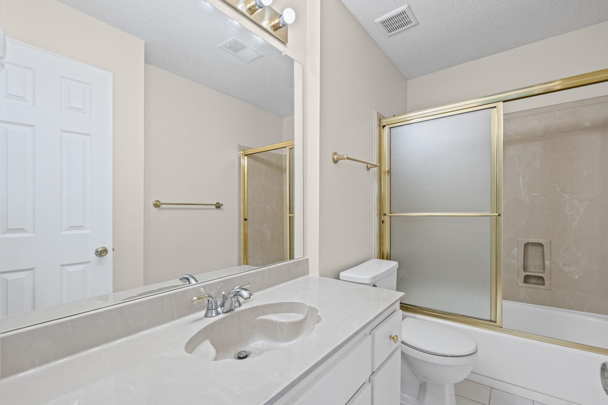 3933 Robin Hill Dr Property Photo 23