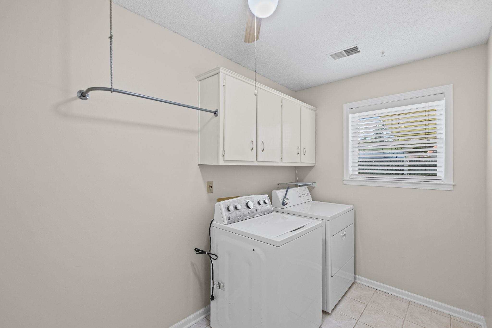 3933 Robin Hill Dr Property Photo 24