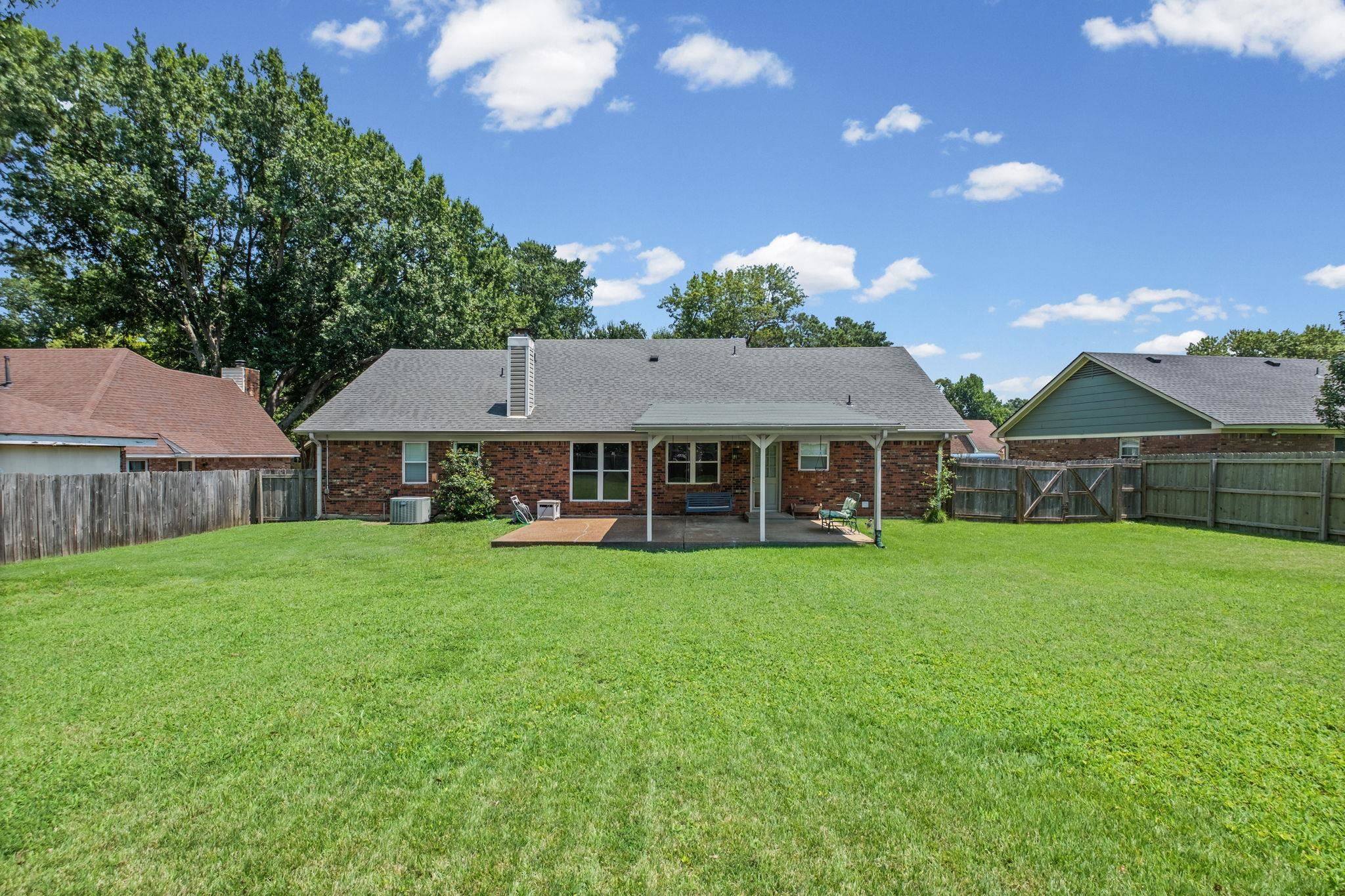 3933 Robin Hill Dr Property Photo 26