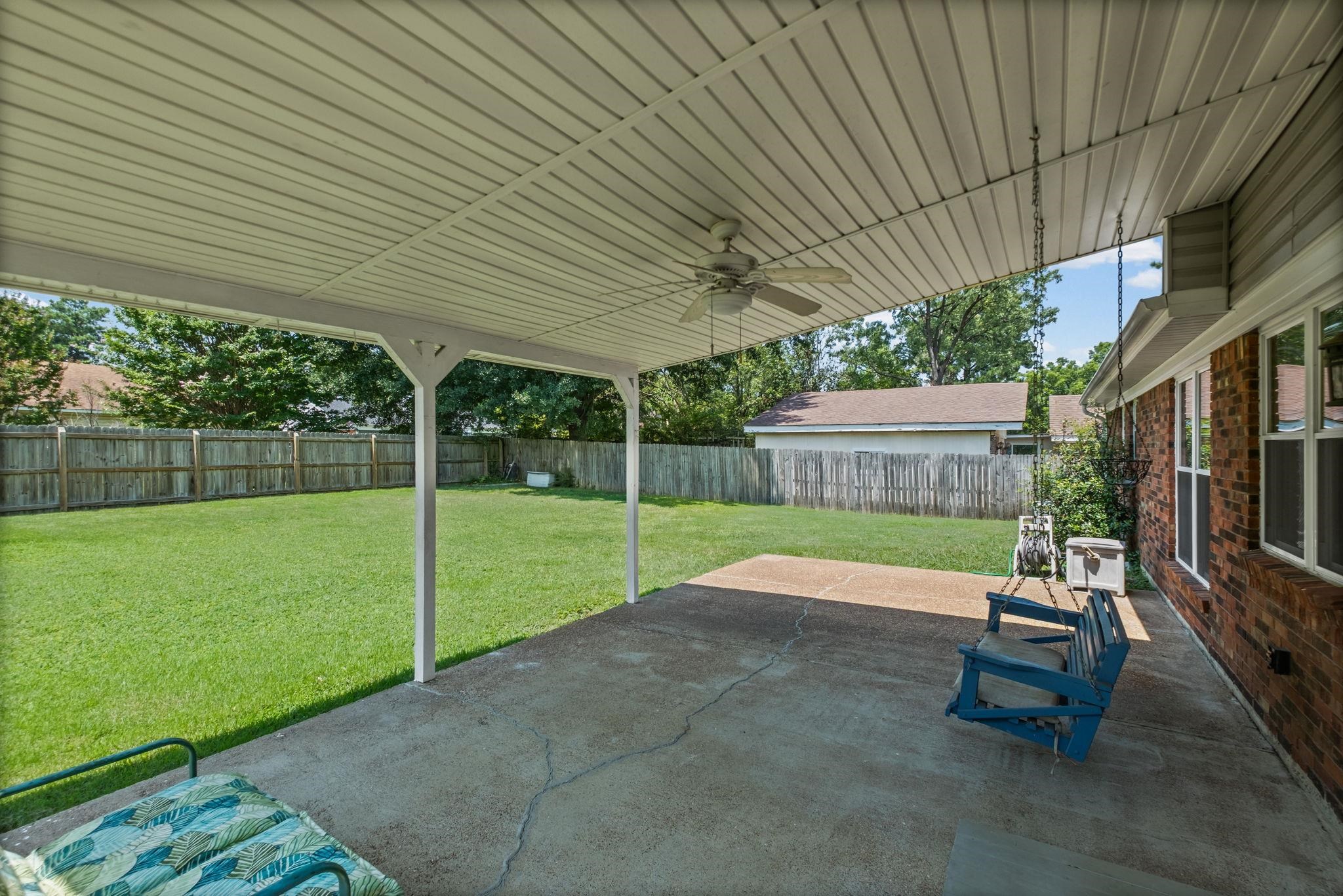 3933 Robin Hill Dr Property Photo 29