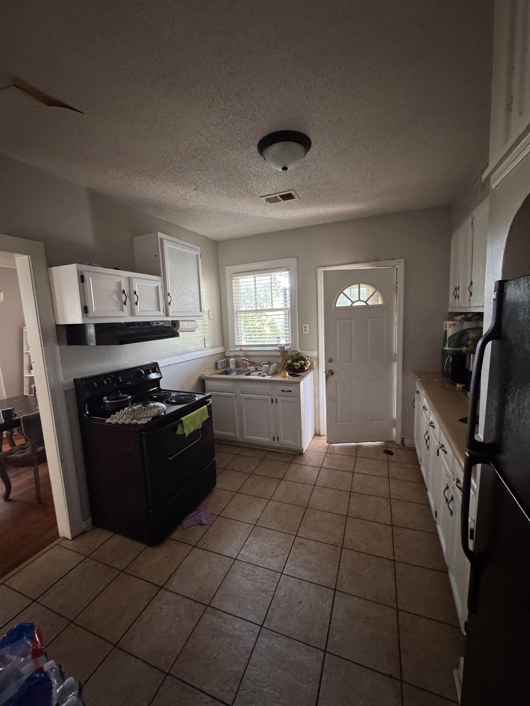 2567 Arlington Ave Property Photo 3