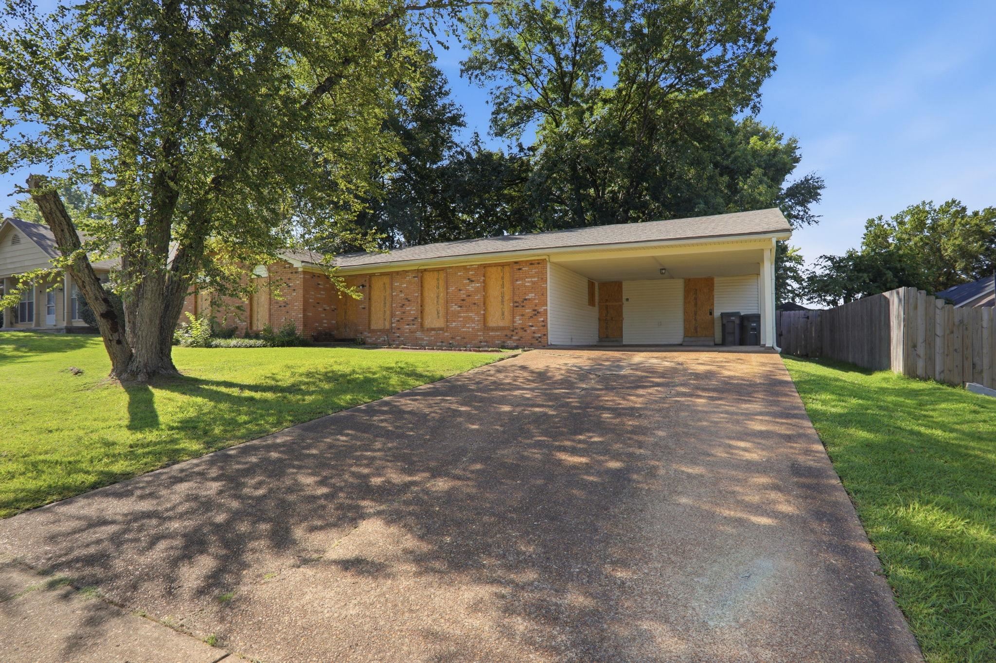 5697 Tulip Tree Dr Property Photo 1