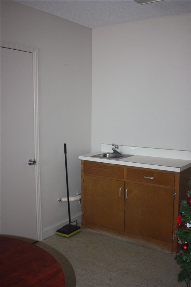 1107 E Raines Rd Property Photo 9