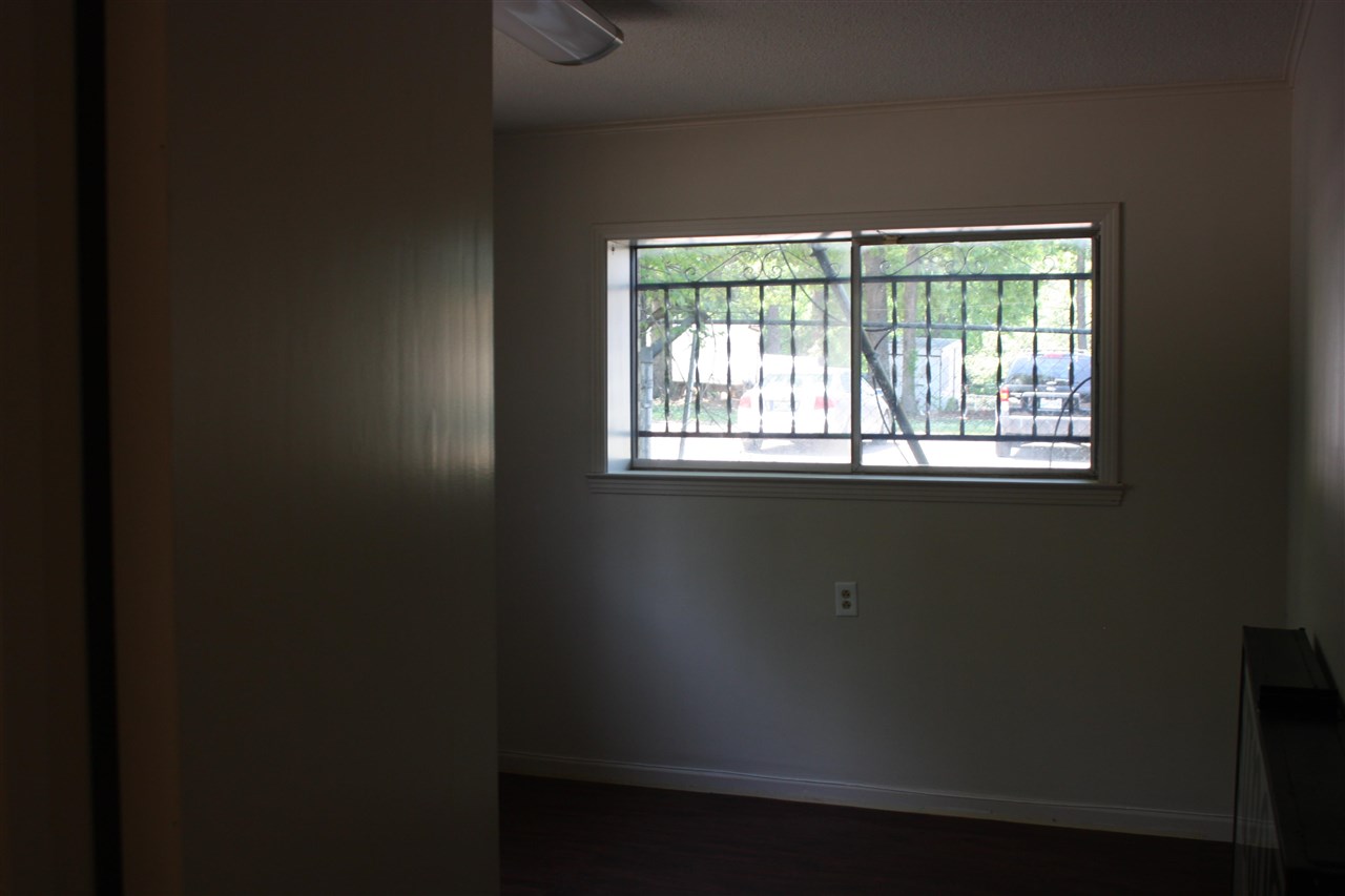 1107 E Raines Rd Property Photo 16