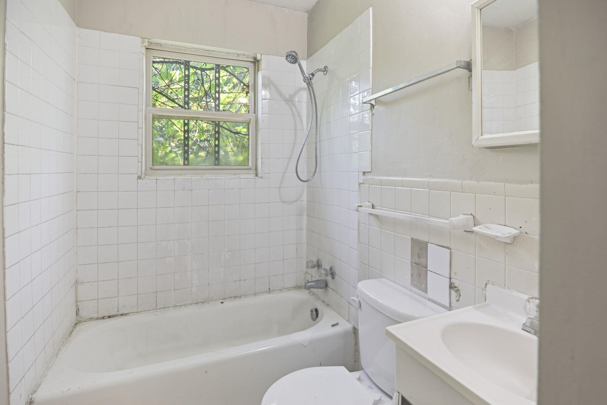 4150 Windermere Rd Property Photo 13