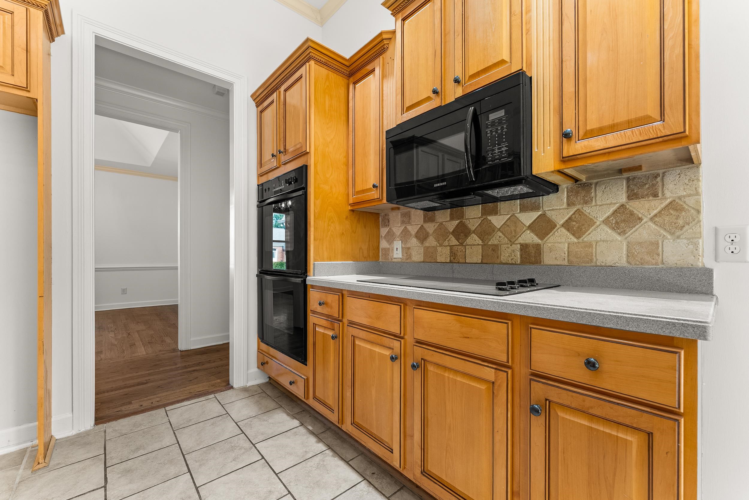 1320 River End Cv Property Photo 16