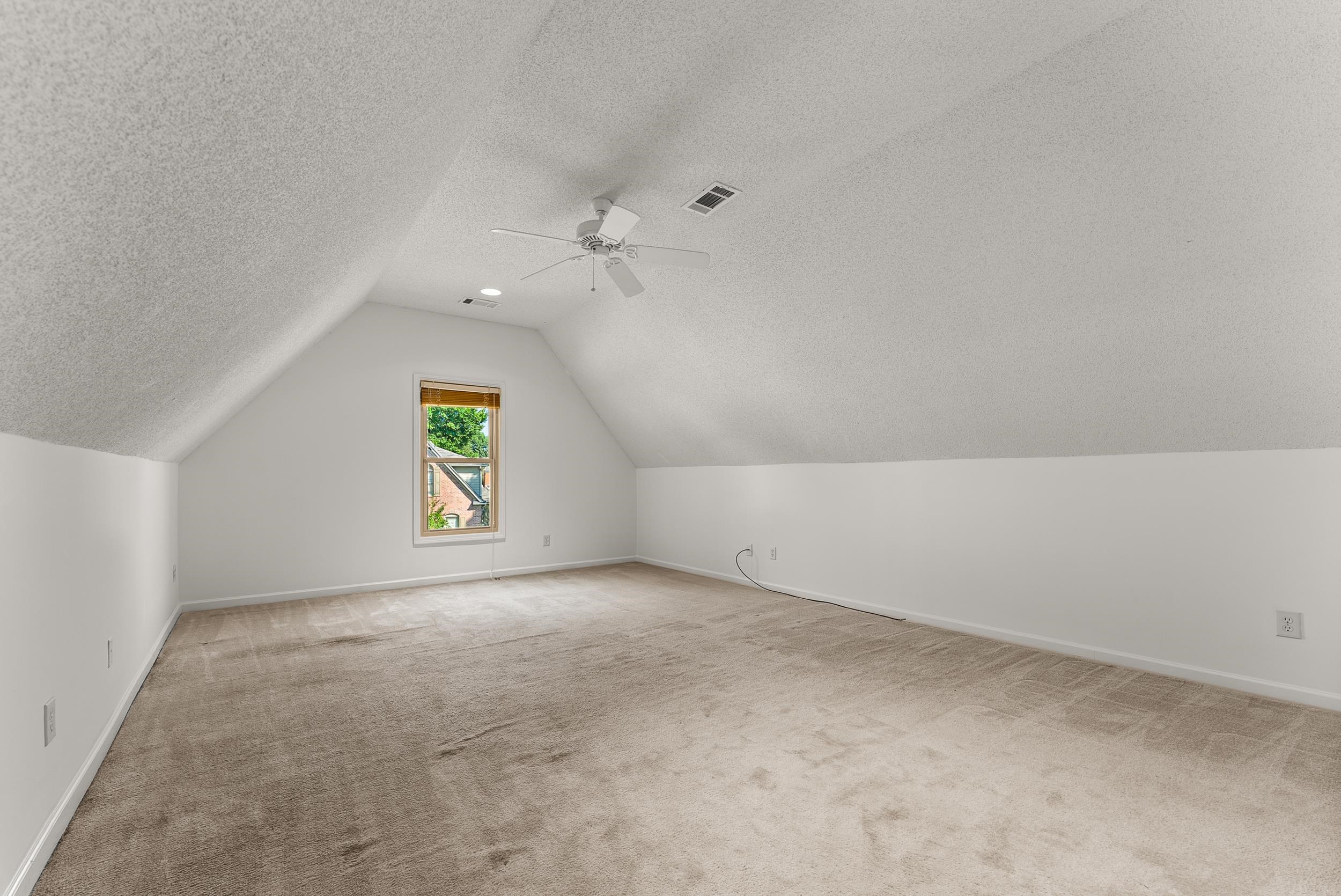 1320 River End Cv Property Photo 31