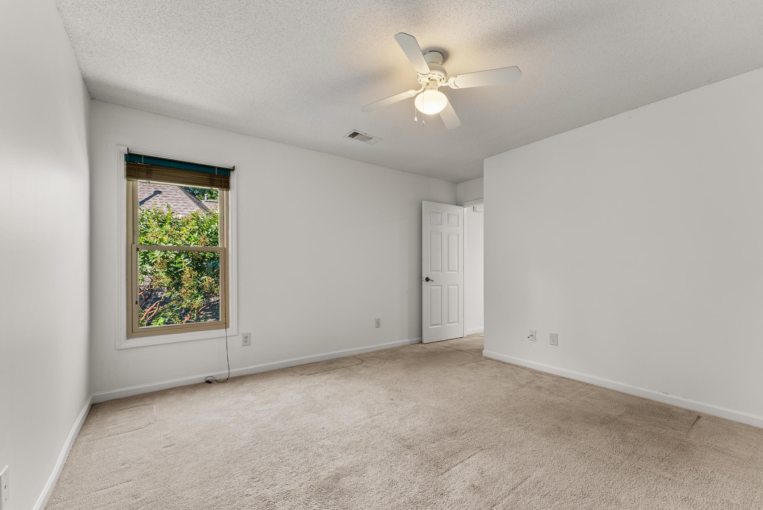 1320 River End Cv Property Photo 37