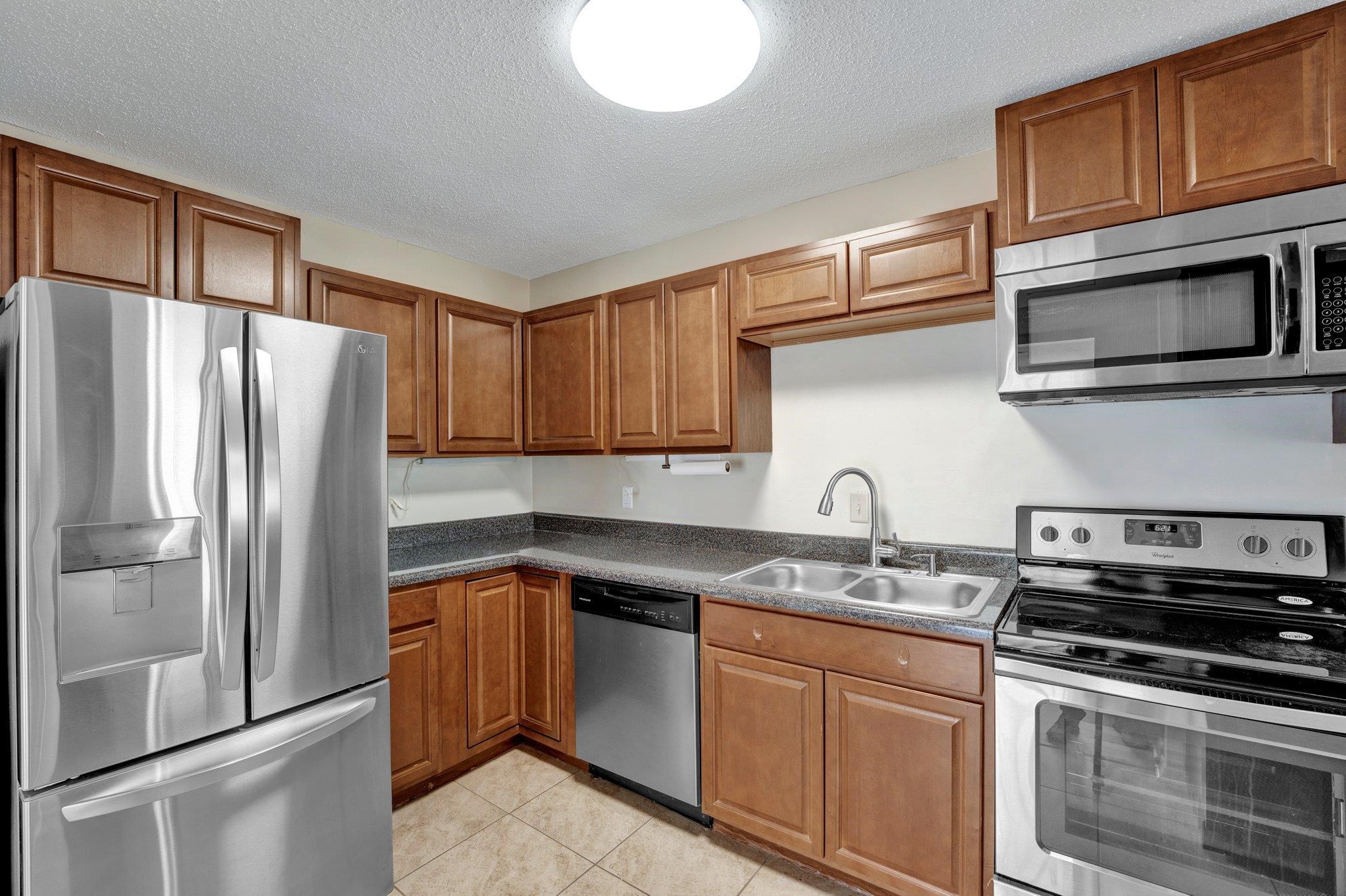6600 S Poplar Woods Cir 4 Property Photo 8