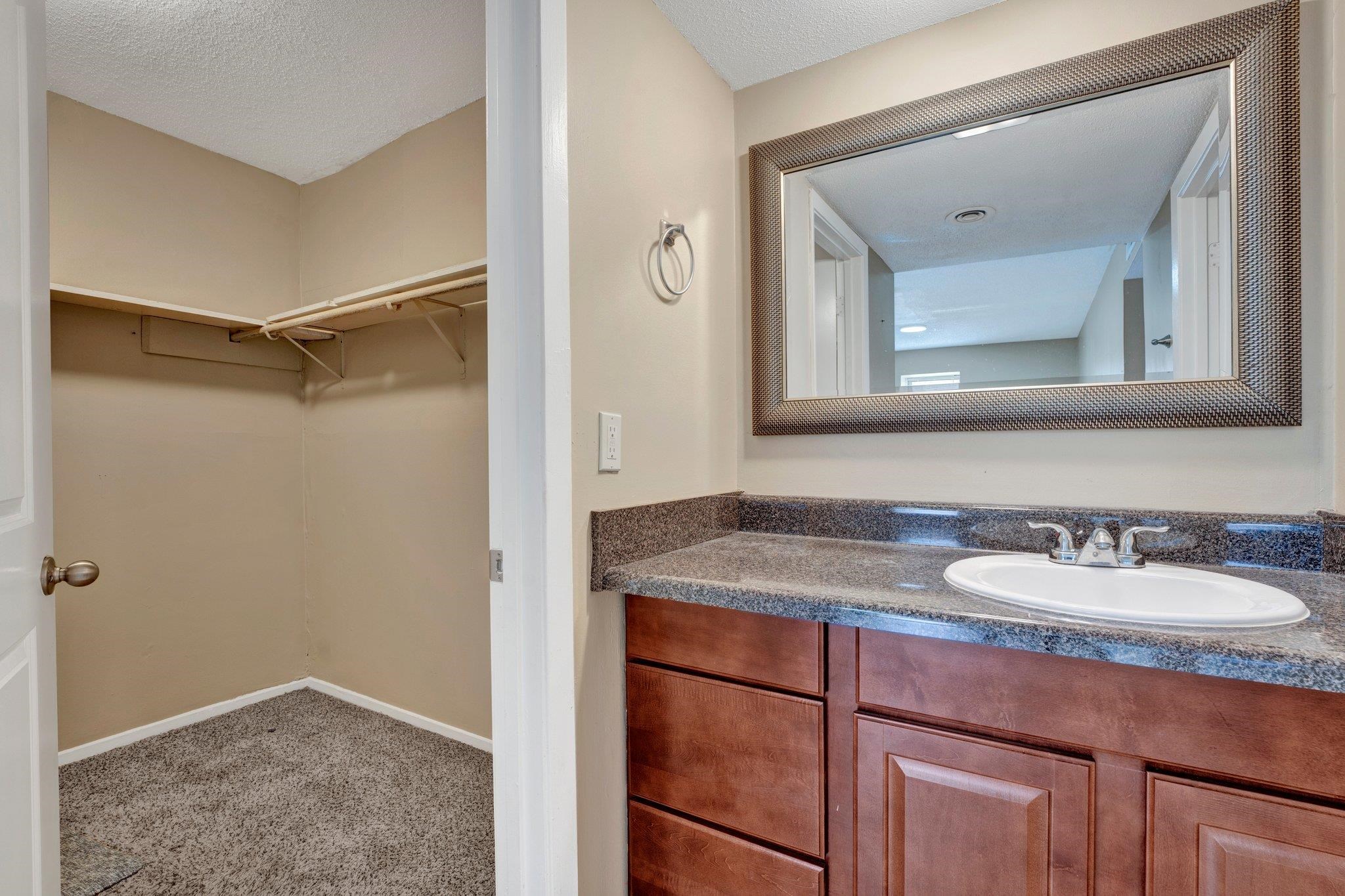 6600 S Poplar Woods Cir 4 Property Photo 15