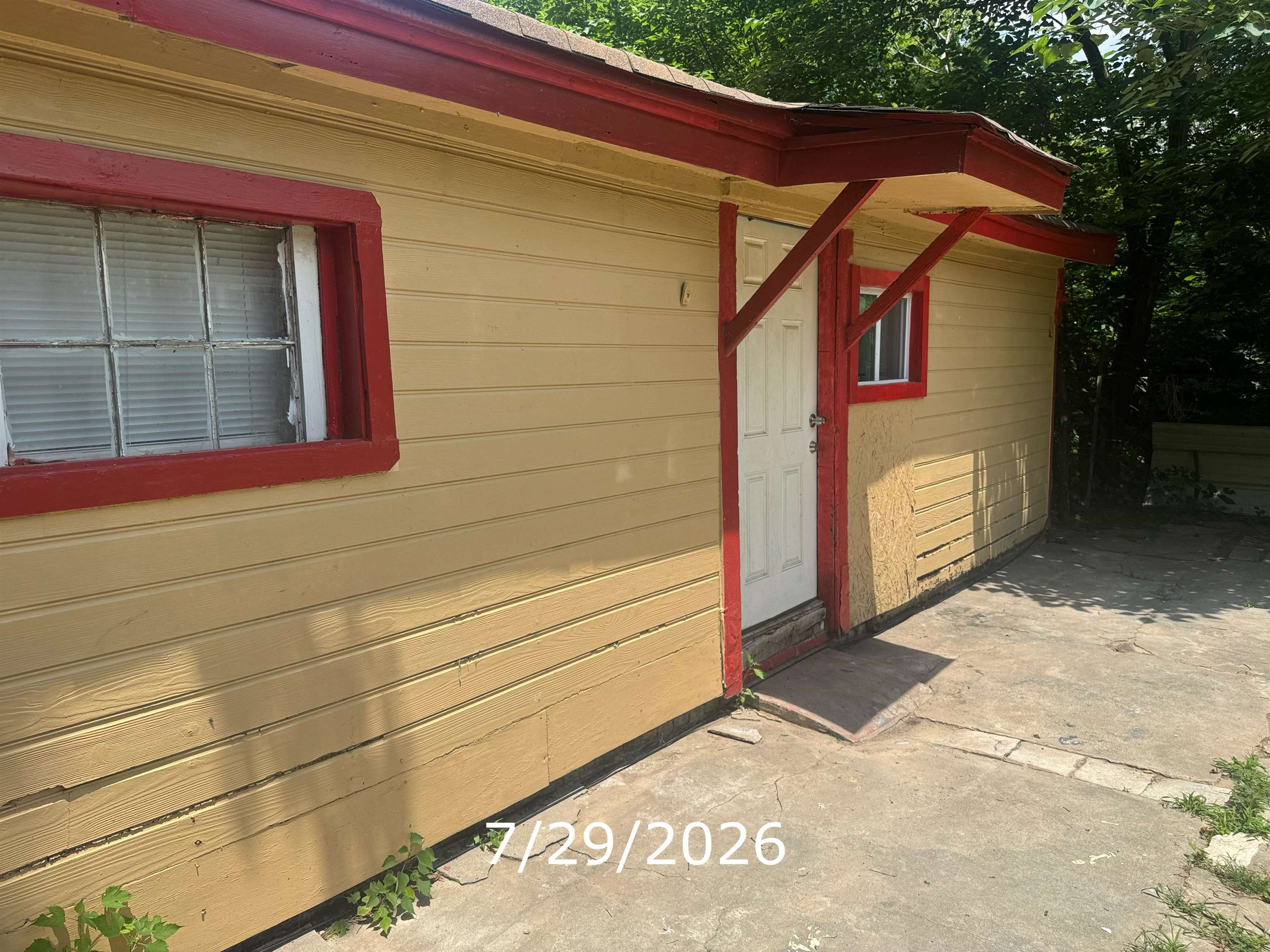 1535 Southern Ave Property Photo 2