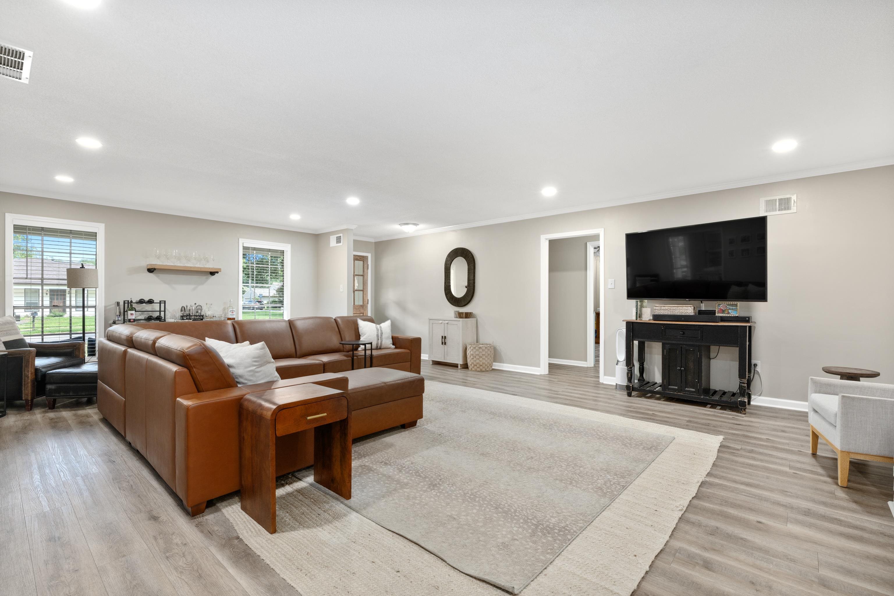 2487 Lynnfield Rd Property Photo 4
