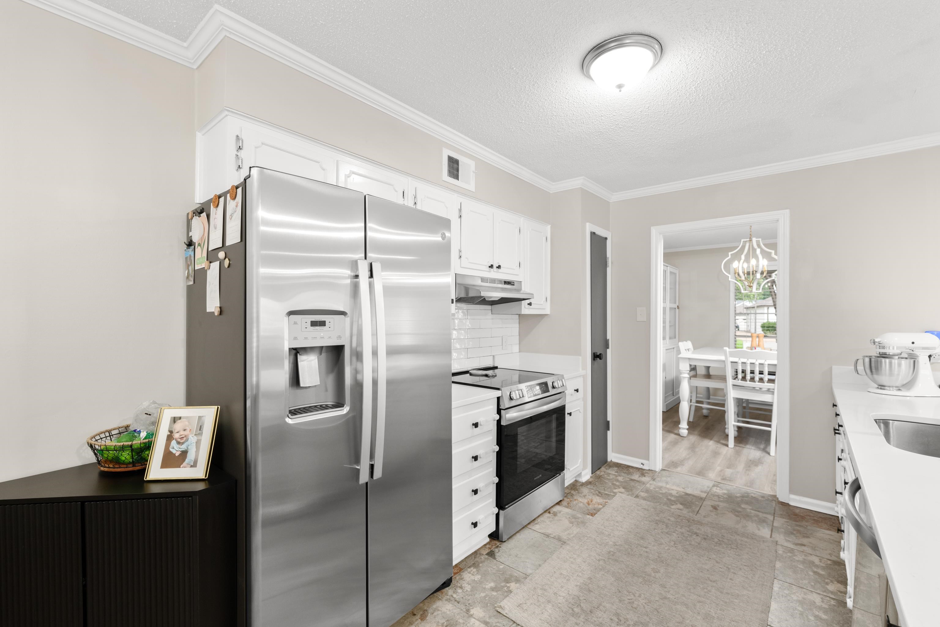 2487 Lynnfield Rd Property Photo 9