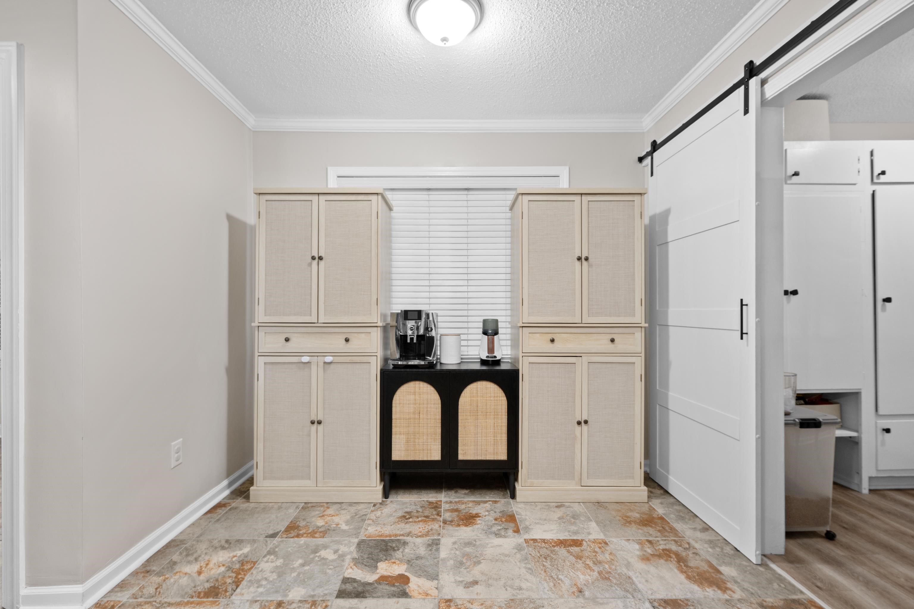 2487 Lynnfield Rd Property Photo 12