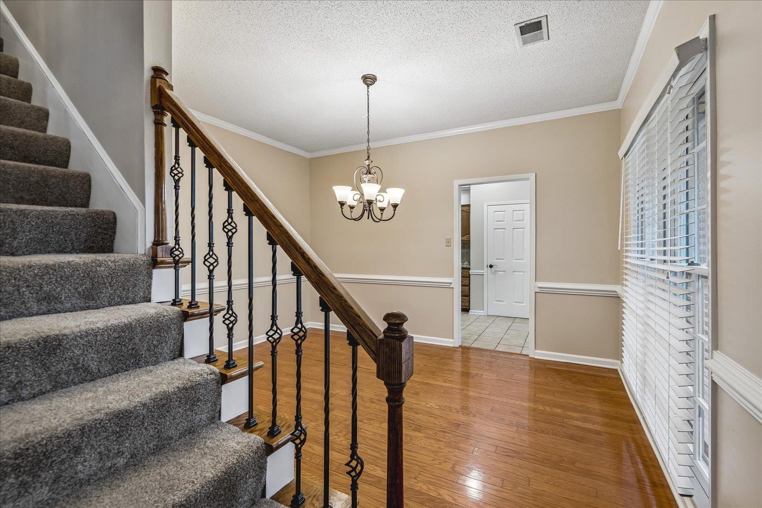 986 Heather Lake Dr Property Photo 4