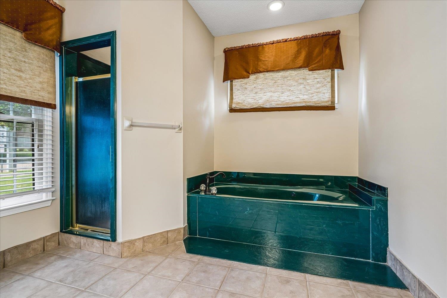 986 Heather Lake Dr Property Photo 21