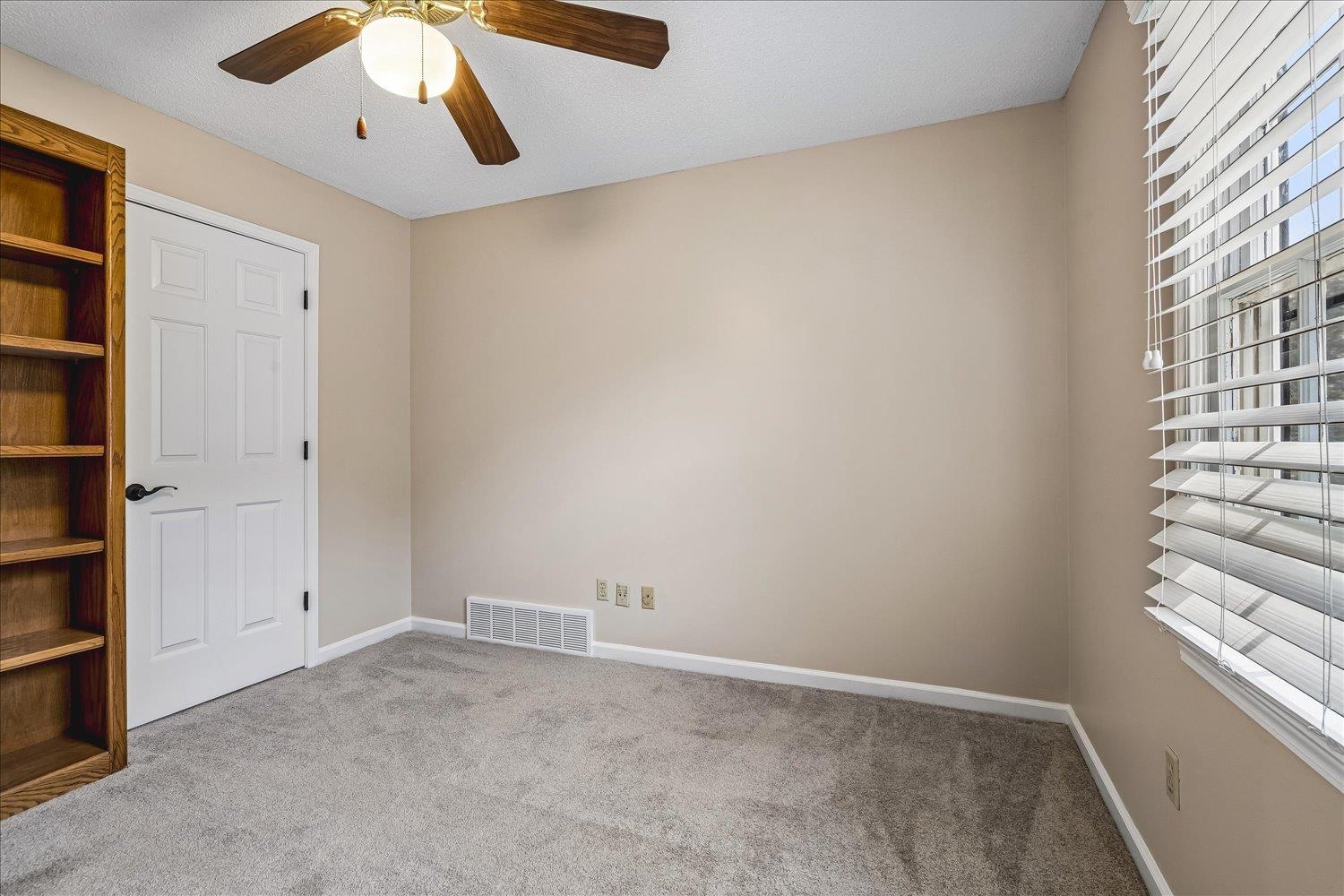 986 Heather Lake Dr Property Photo 27
