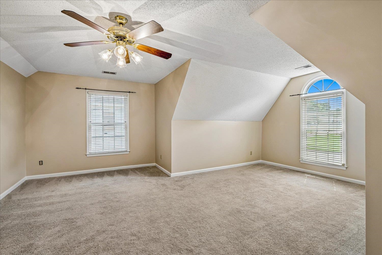986 Heather Lake Dr Property Photo 29