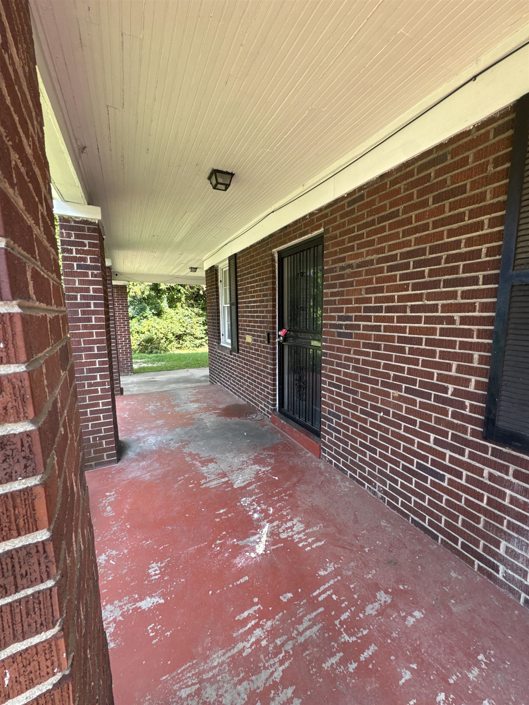 123 S Parkway Ave E Property Photo 4