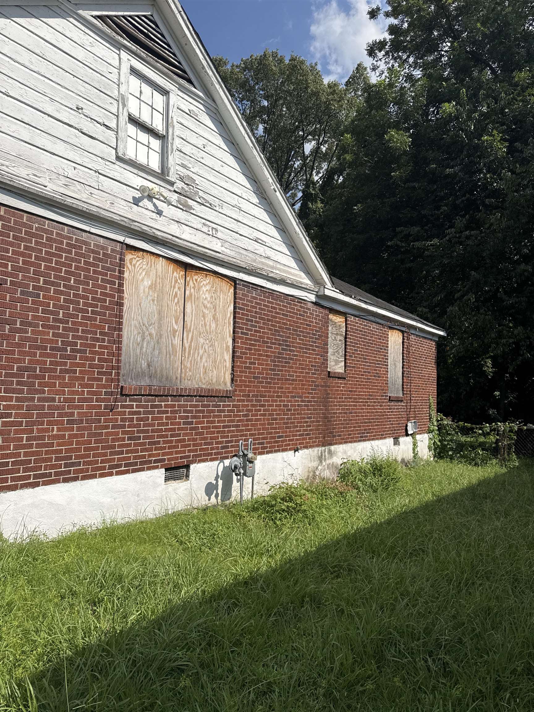 123 S Parkway Ave E Property Photo 8