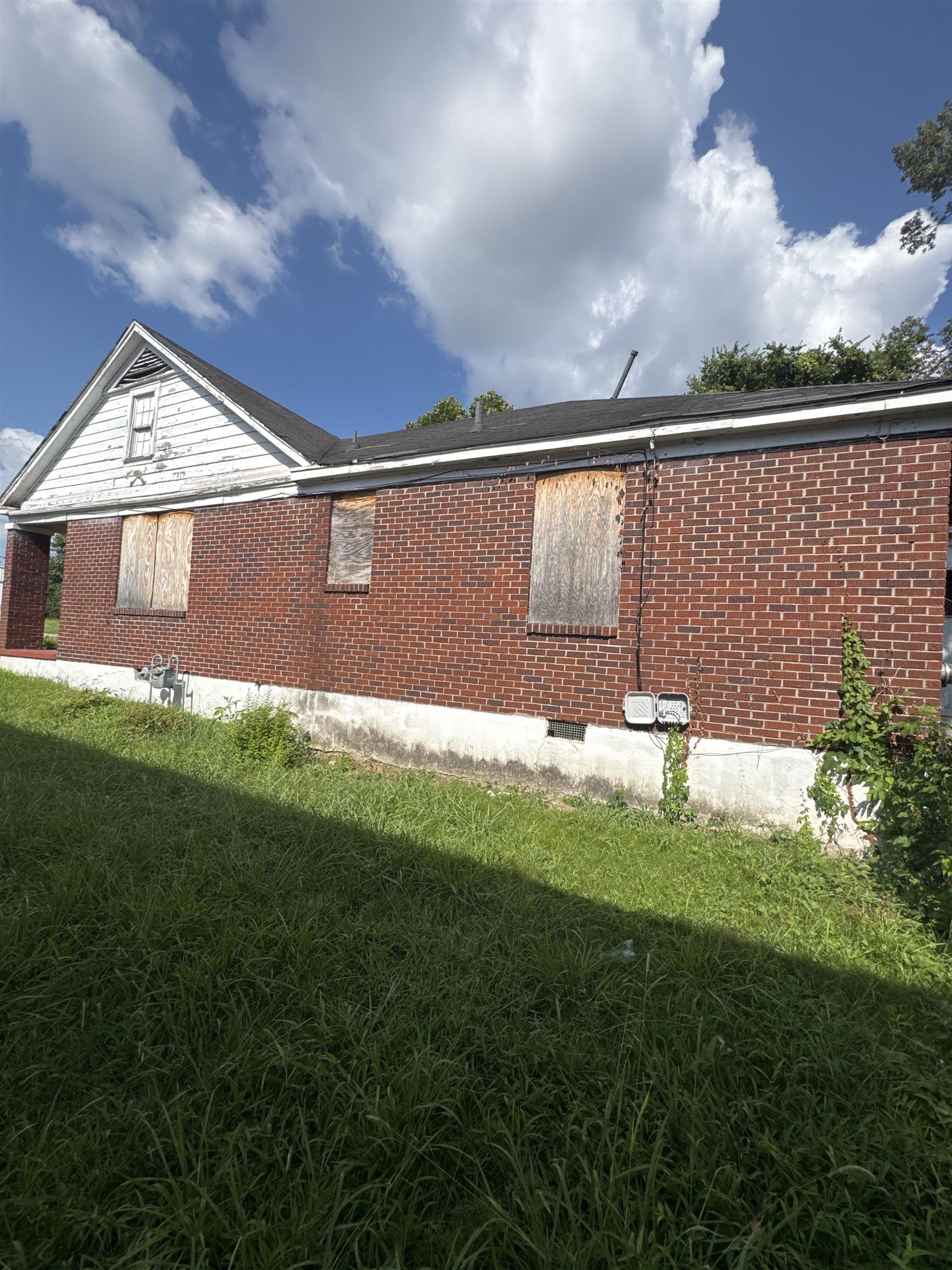 123 S Parkway Ave E Property Photo 10