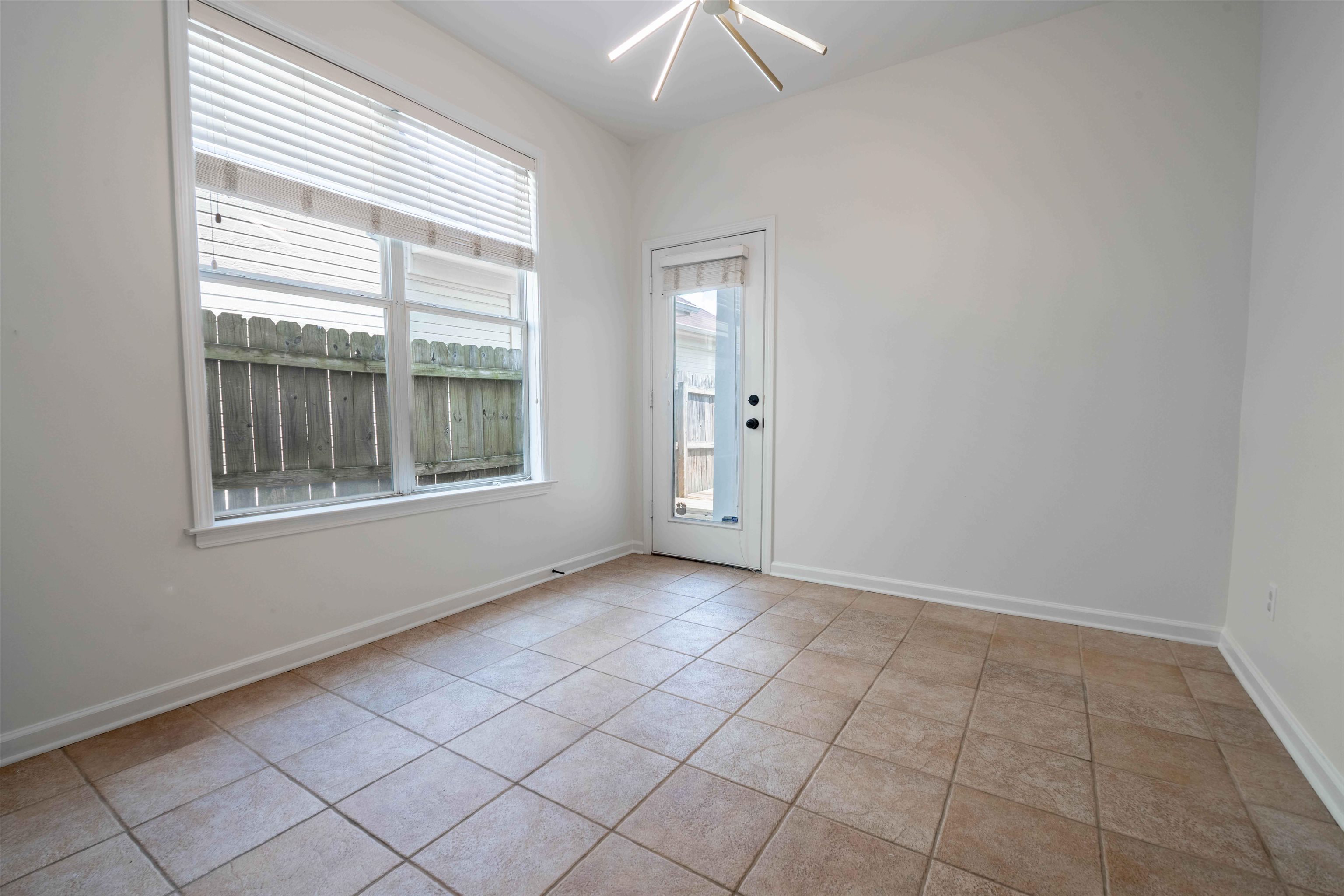 1124 Misty Isle Dr Property Photo 19