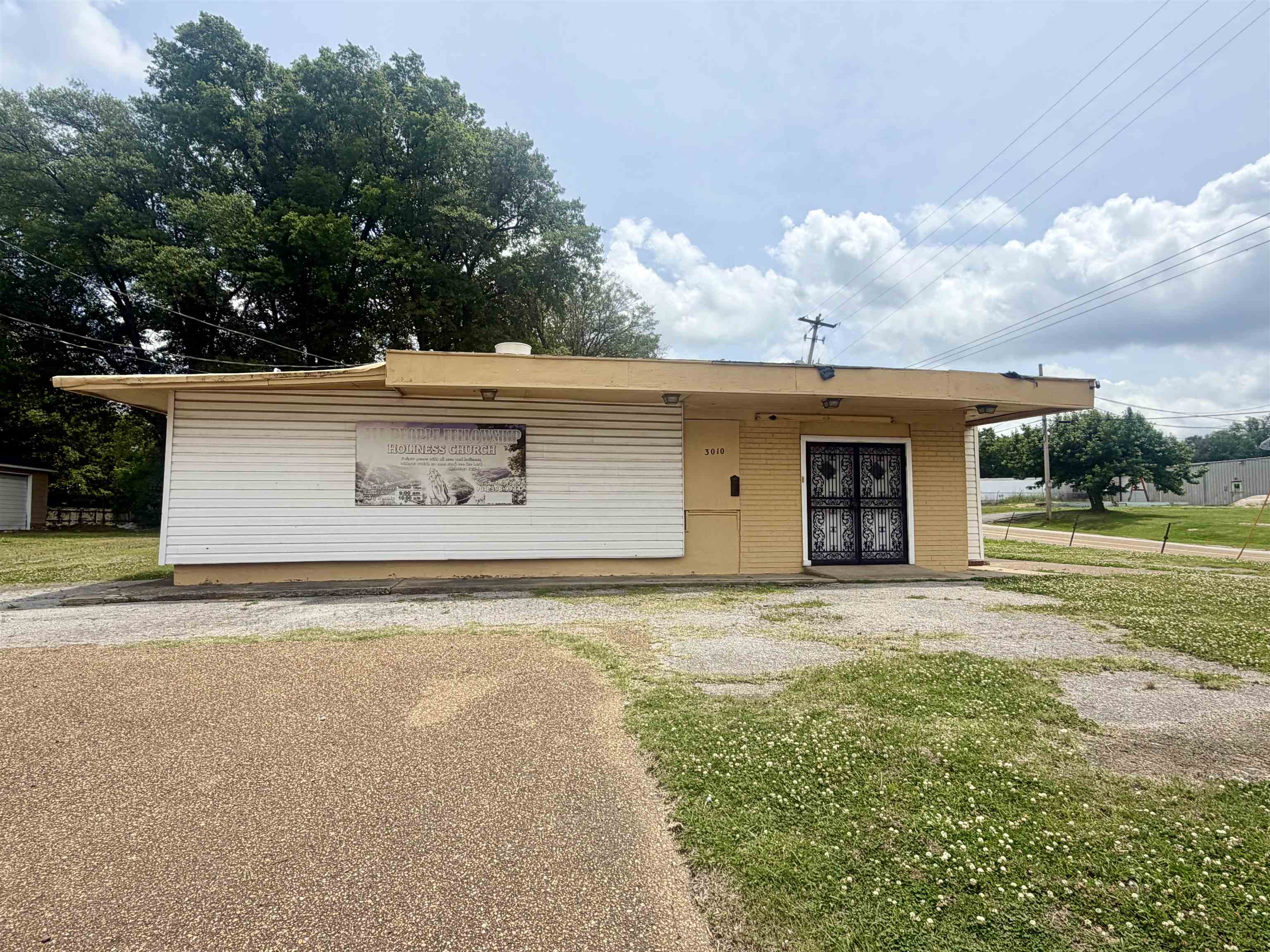 3010 S. Third St Property Photo 4