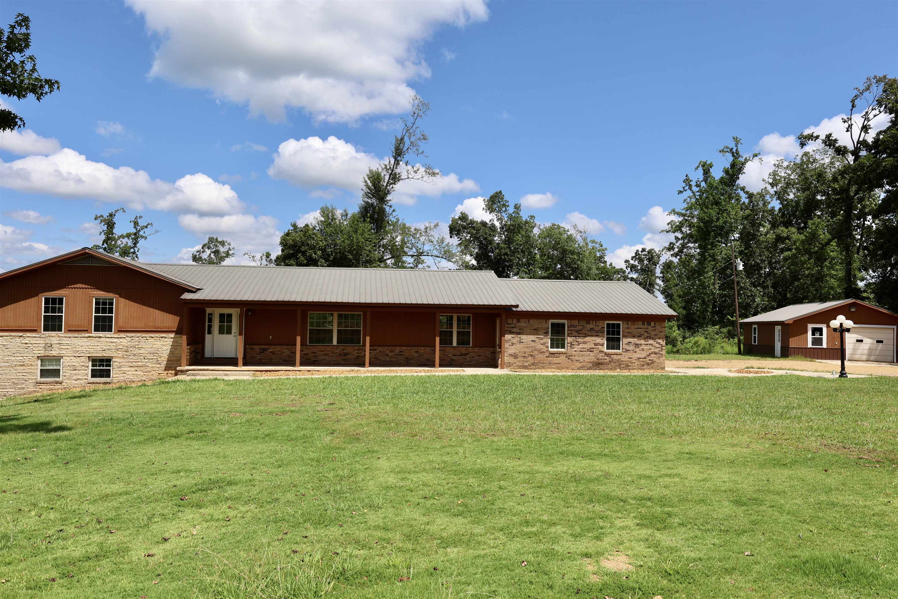 250 Apple Tree Ln Property Photo 1