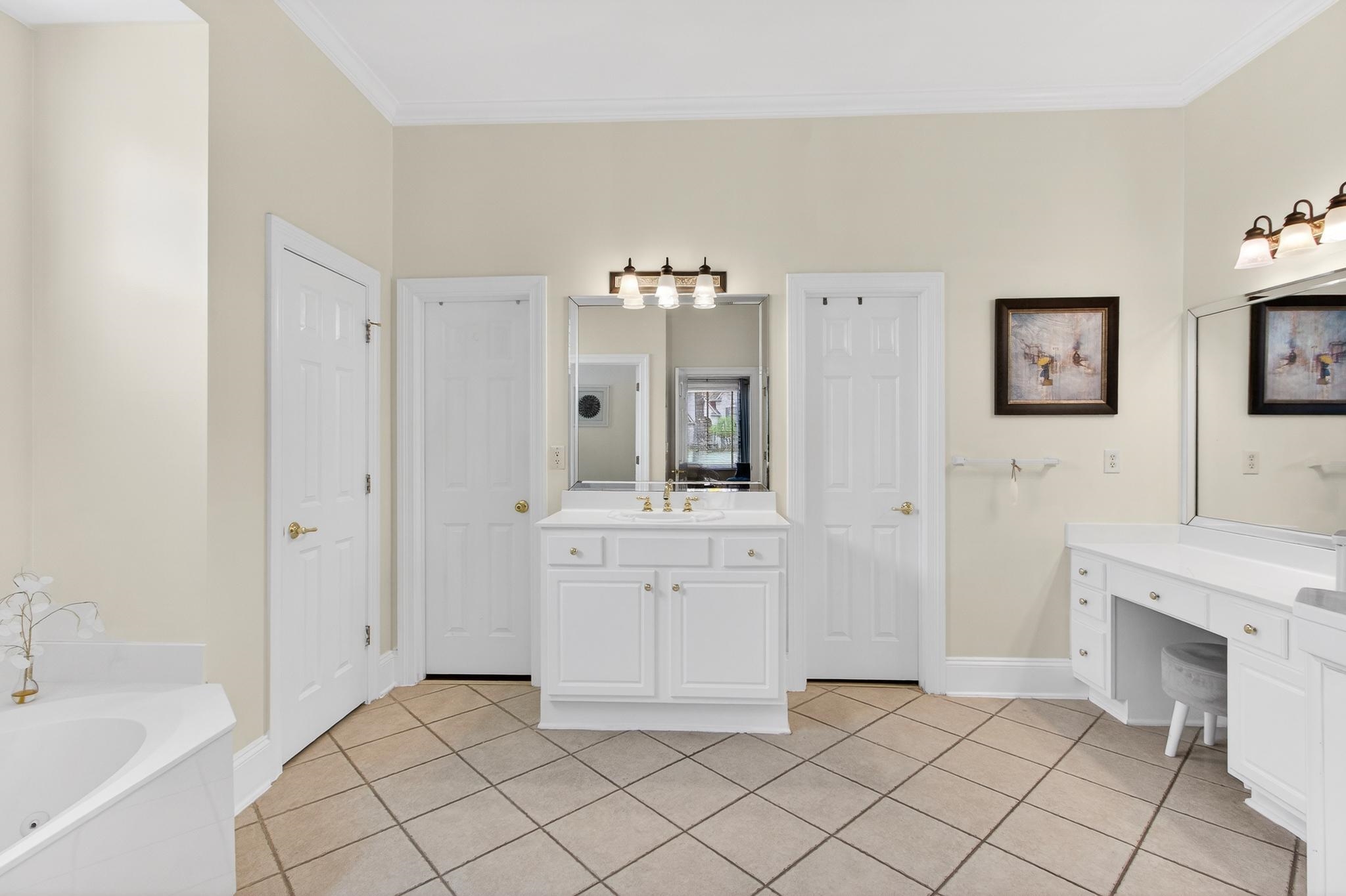 1766 Dickens Cv Property Photo 12