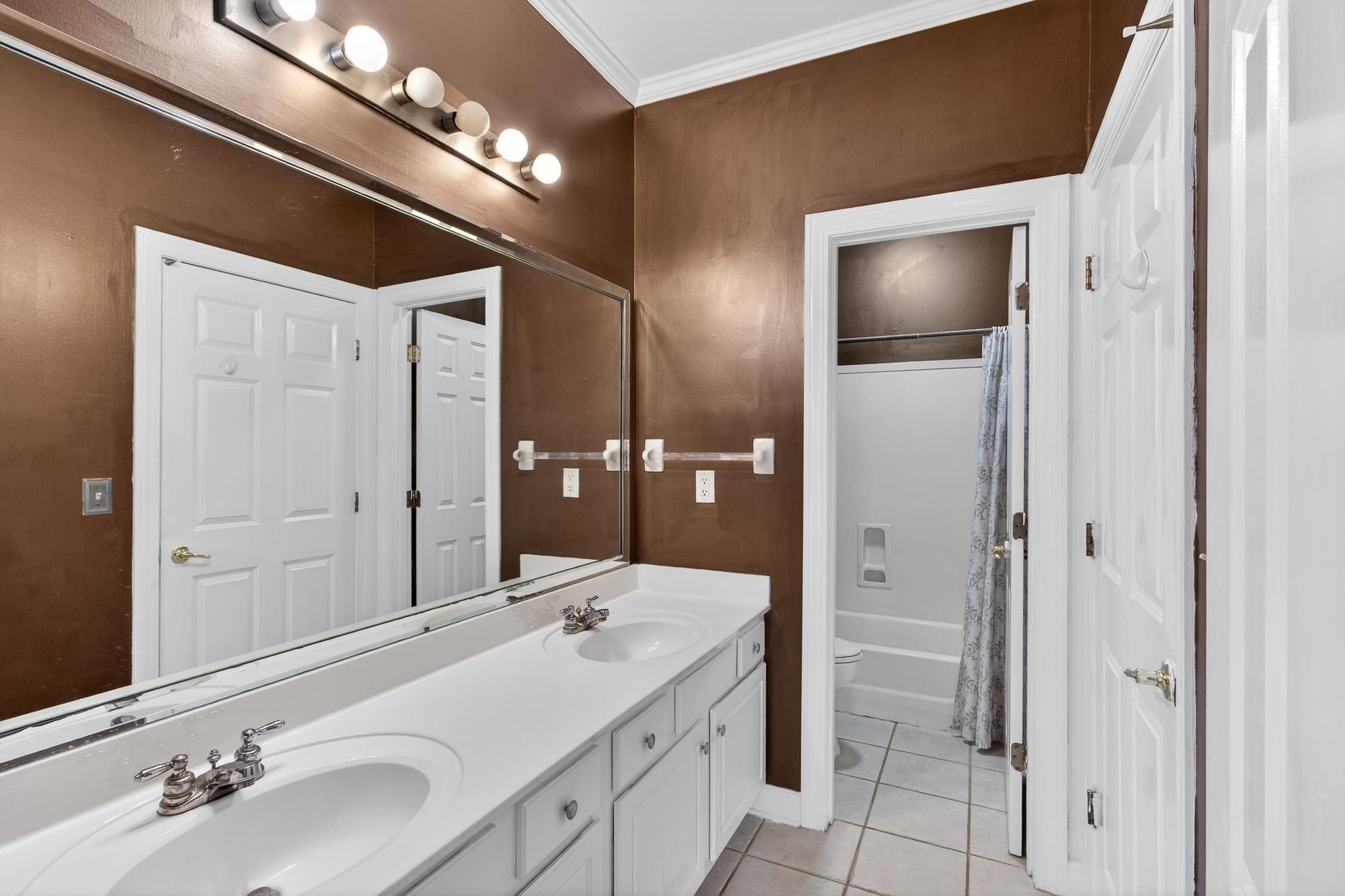 1766 Dickens Cv Property Photo 18