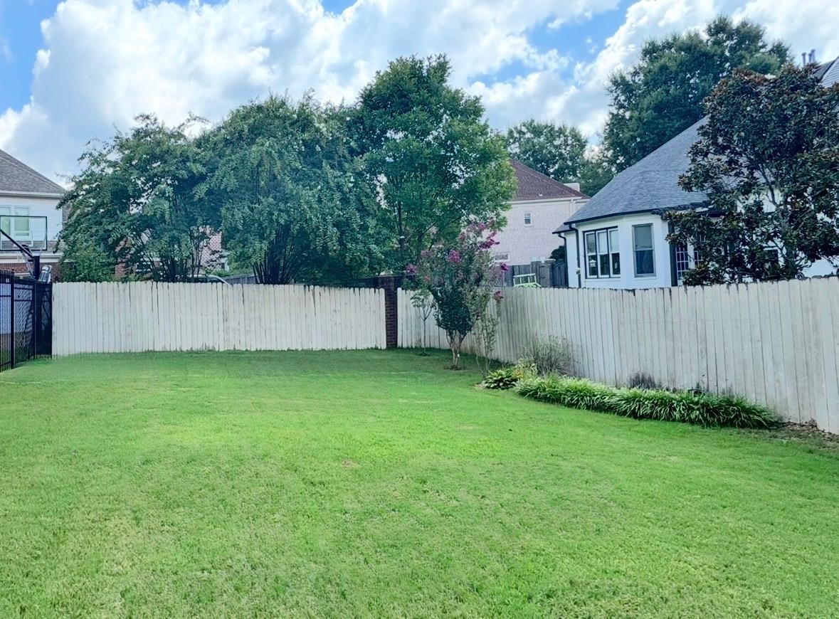 1766 Dickens Cv Property Photo 23