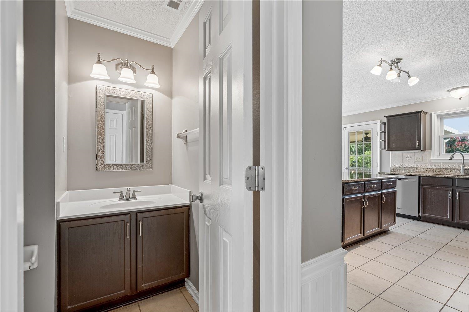 6075 Daybreak Dr Property Photo 21