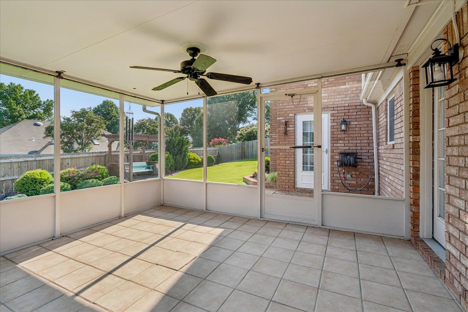 6075 Daybreak Dr Property Photo 28