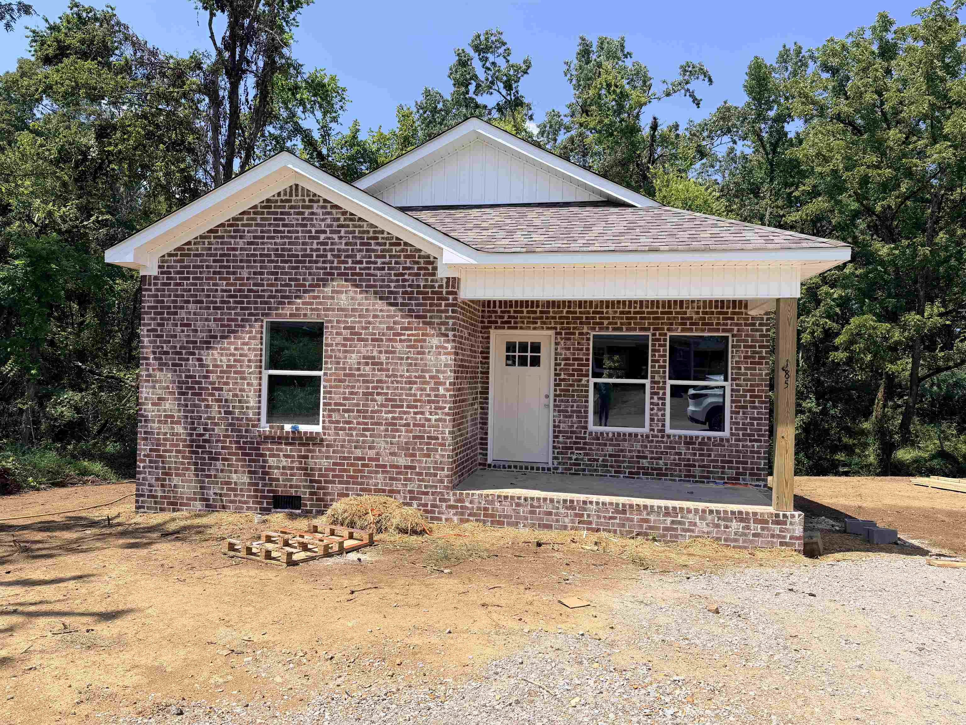 185 HARDIN RD Property Photo 1