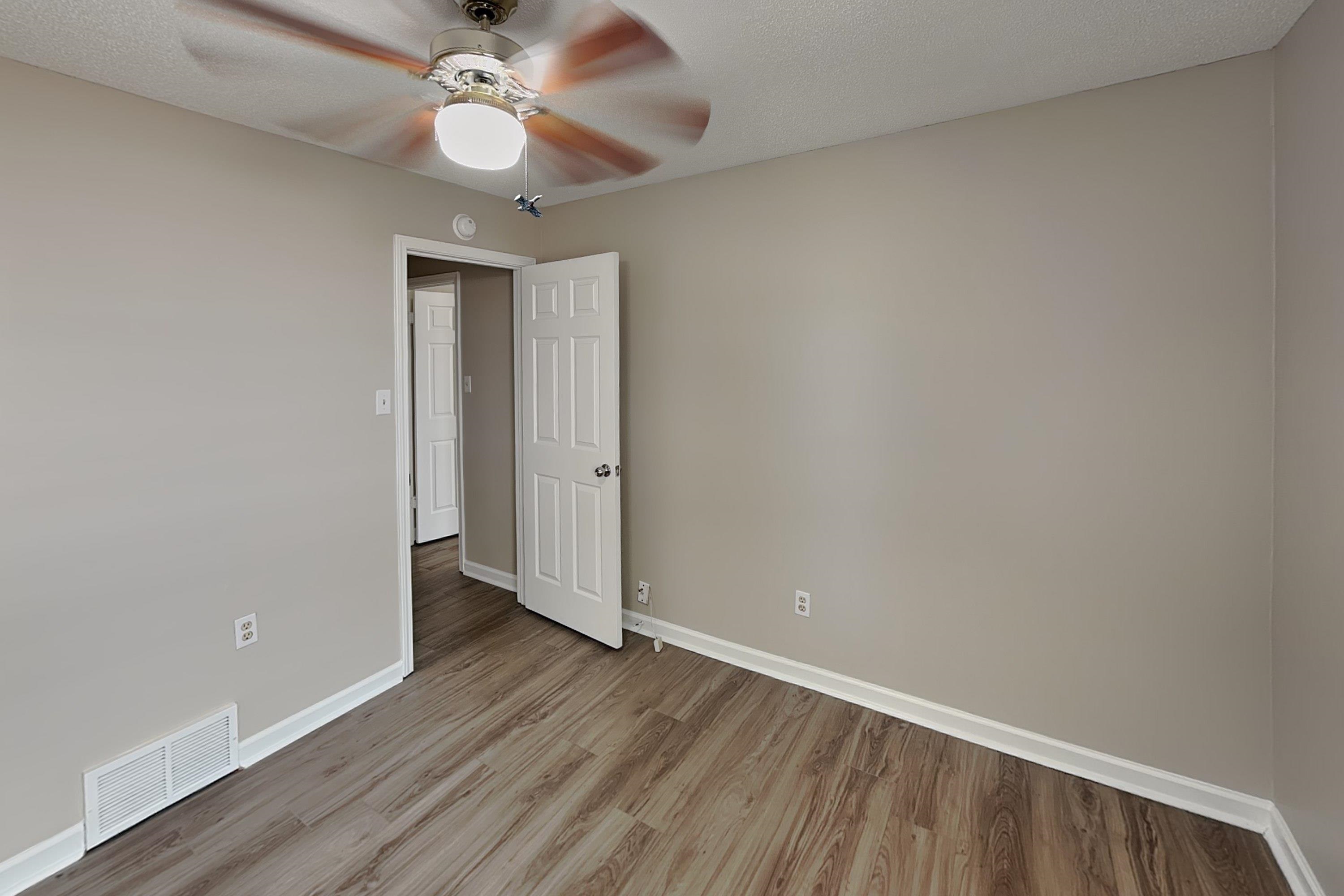 1633 Dexter Ln Property Photo 12