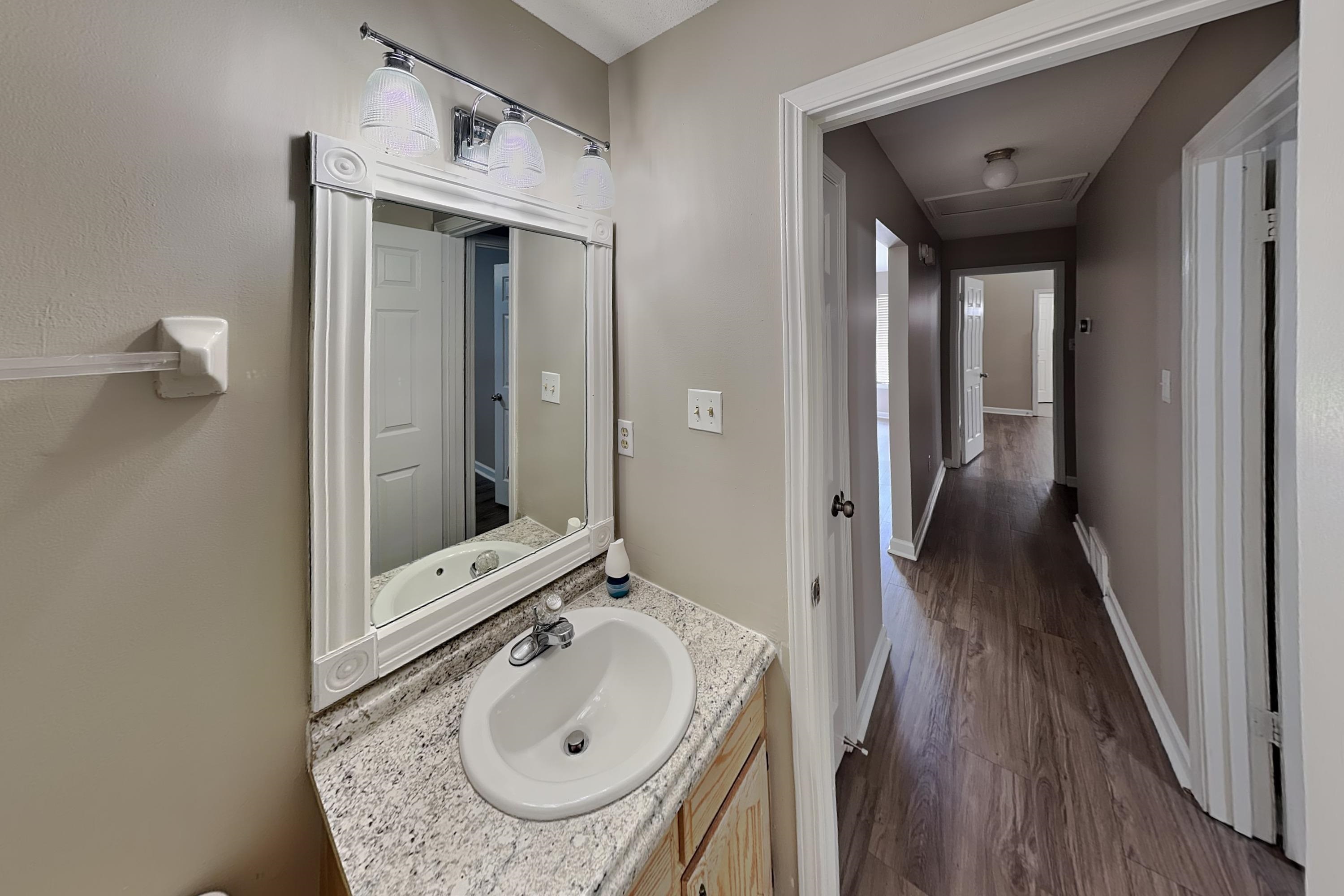 1633 Dexter Ln Property Photo 13