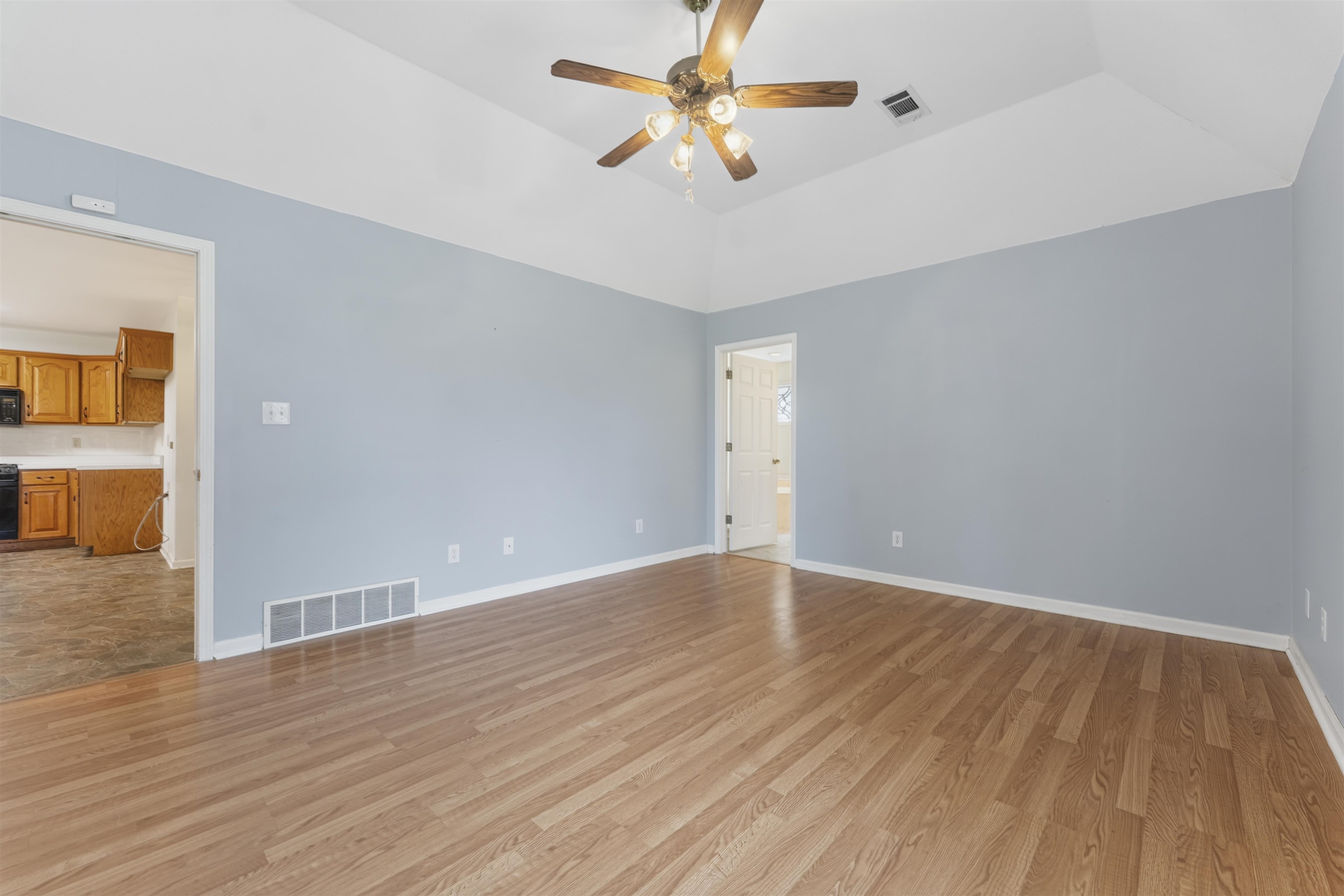 4862 Laraine Dr Property Photo 11