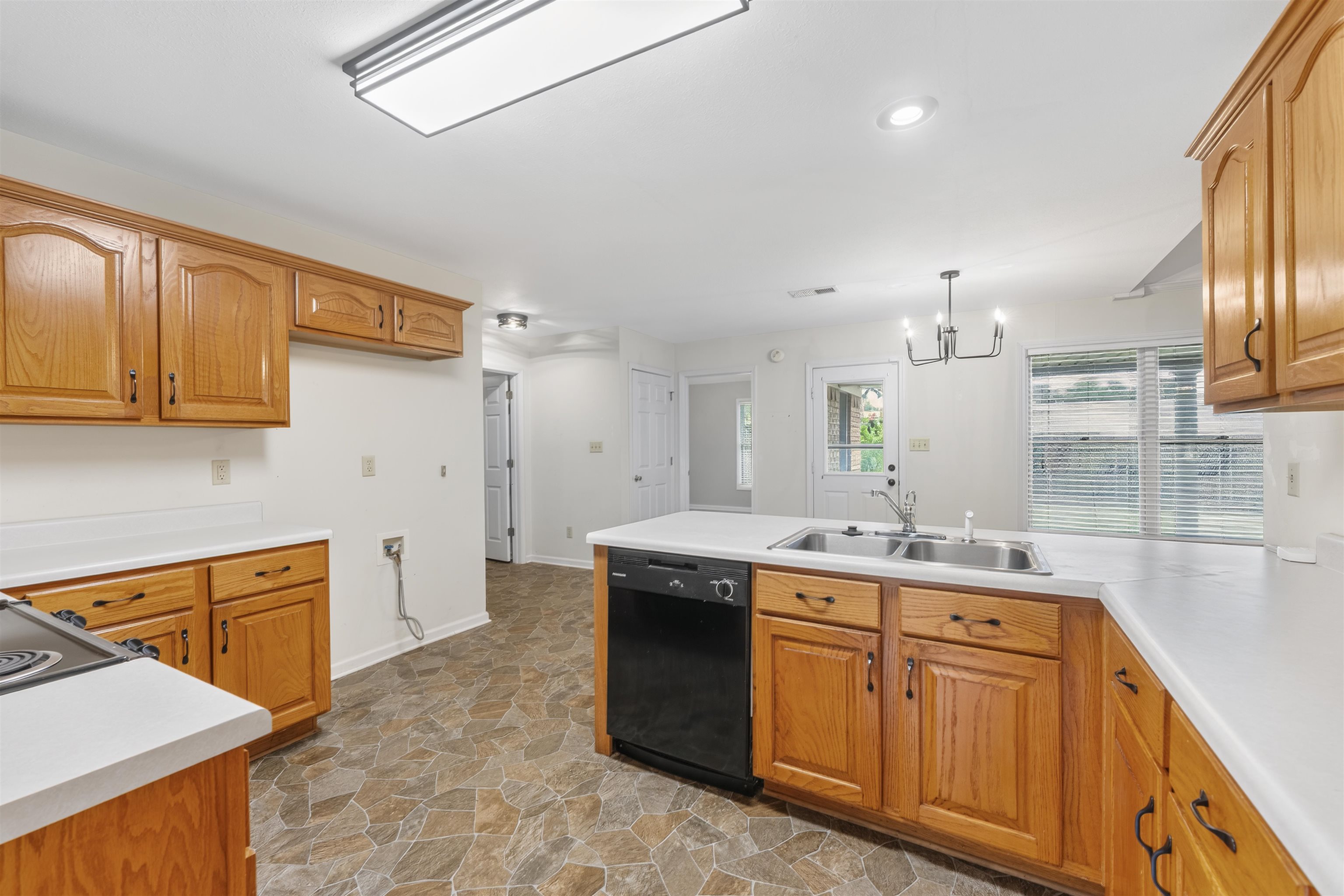 4862 Laraine Dr Property Photo 15