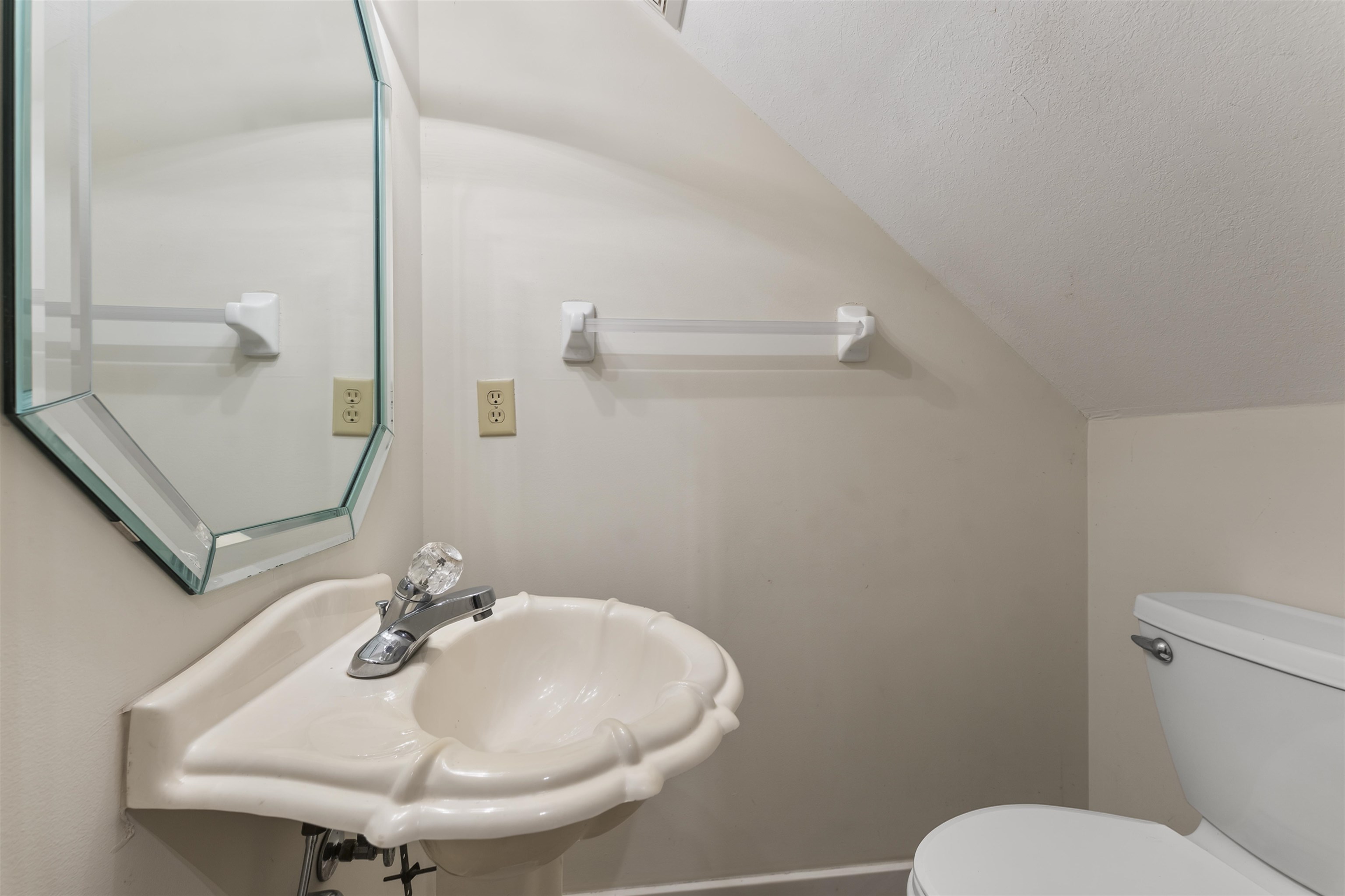 4862 Laraine Dr Property Photo 21