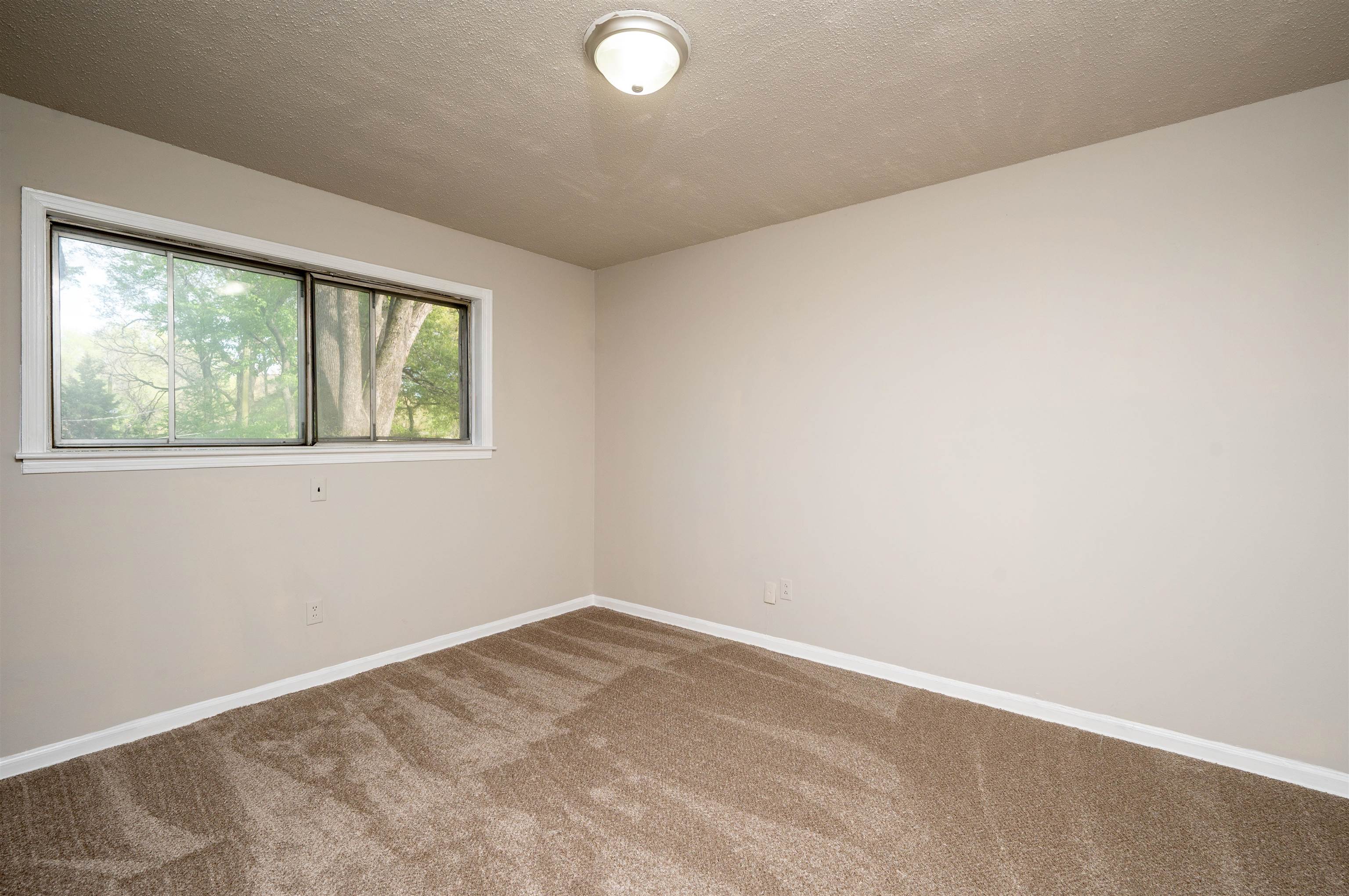 704 S Greer St Property Photo 15