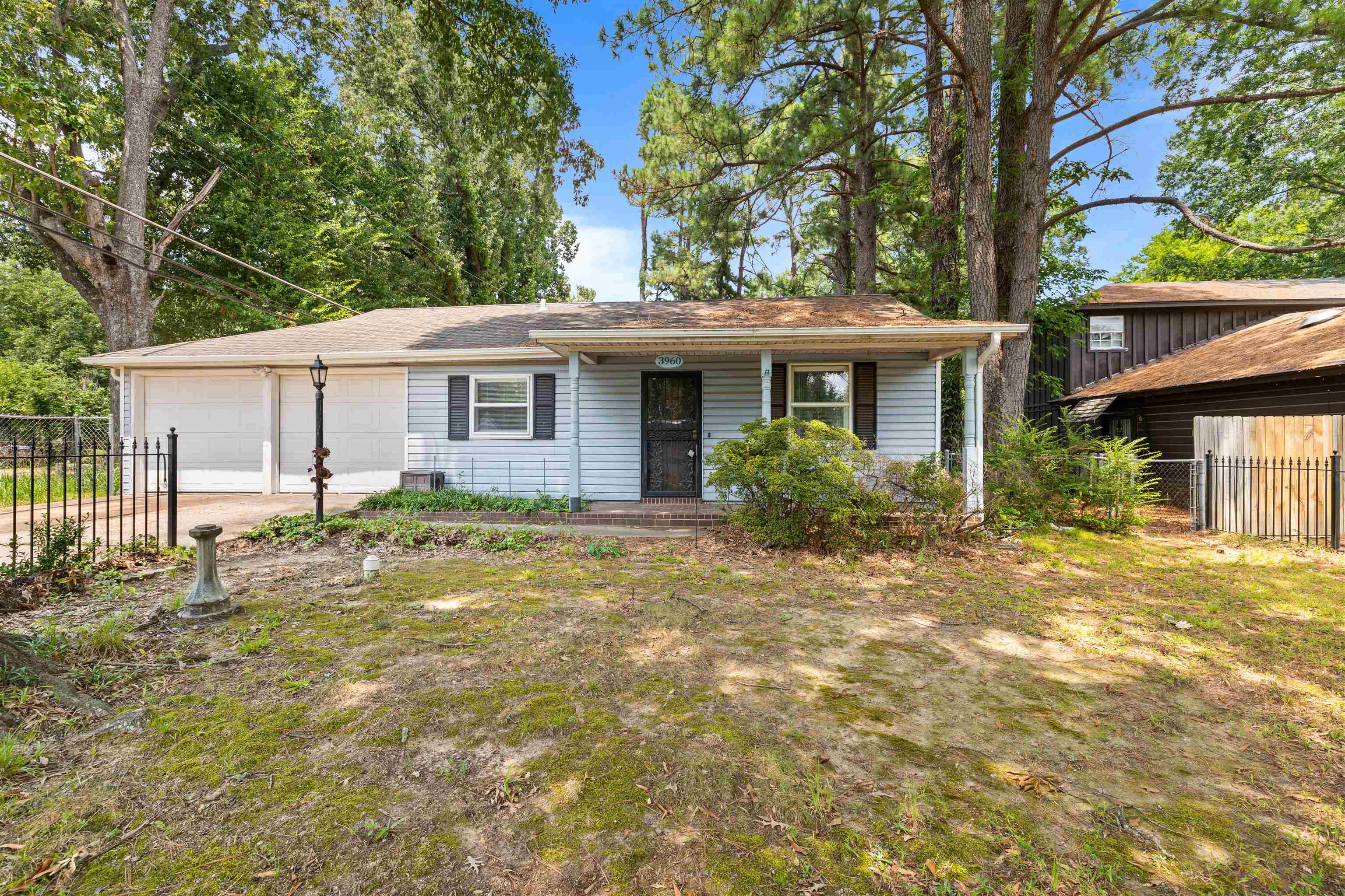 3960 Pikes Peak Ave Property Photo 2