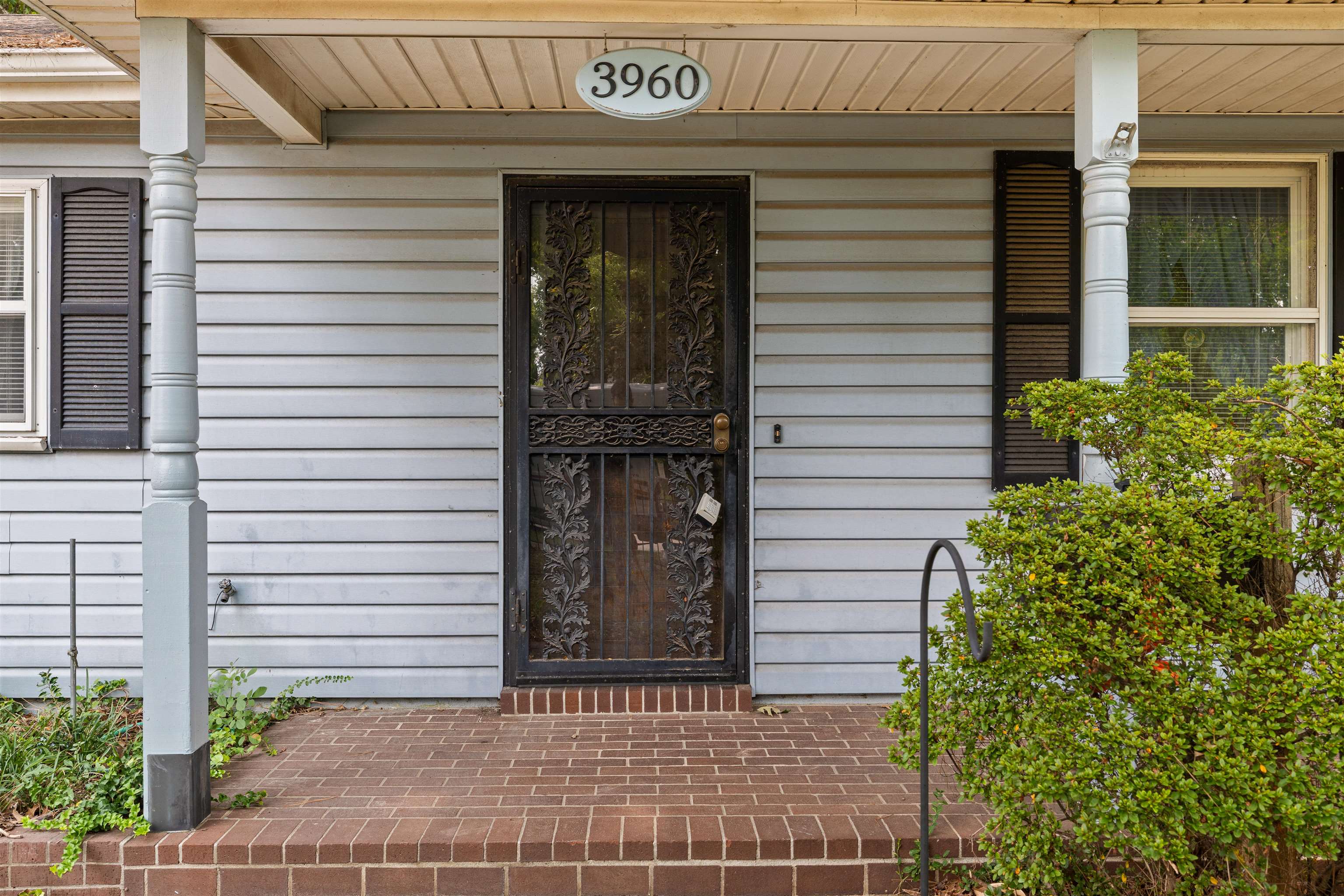 3960 Pikes Peak Ave Property Photo 5