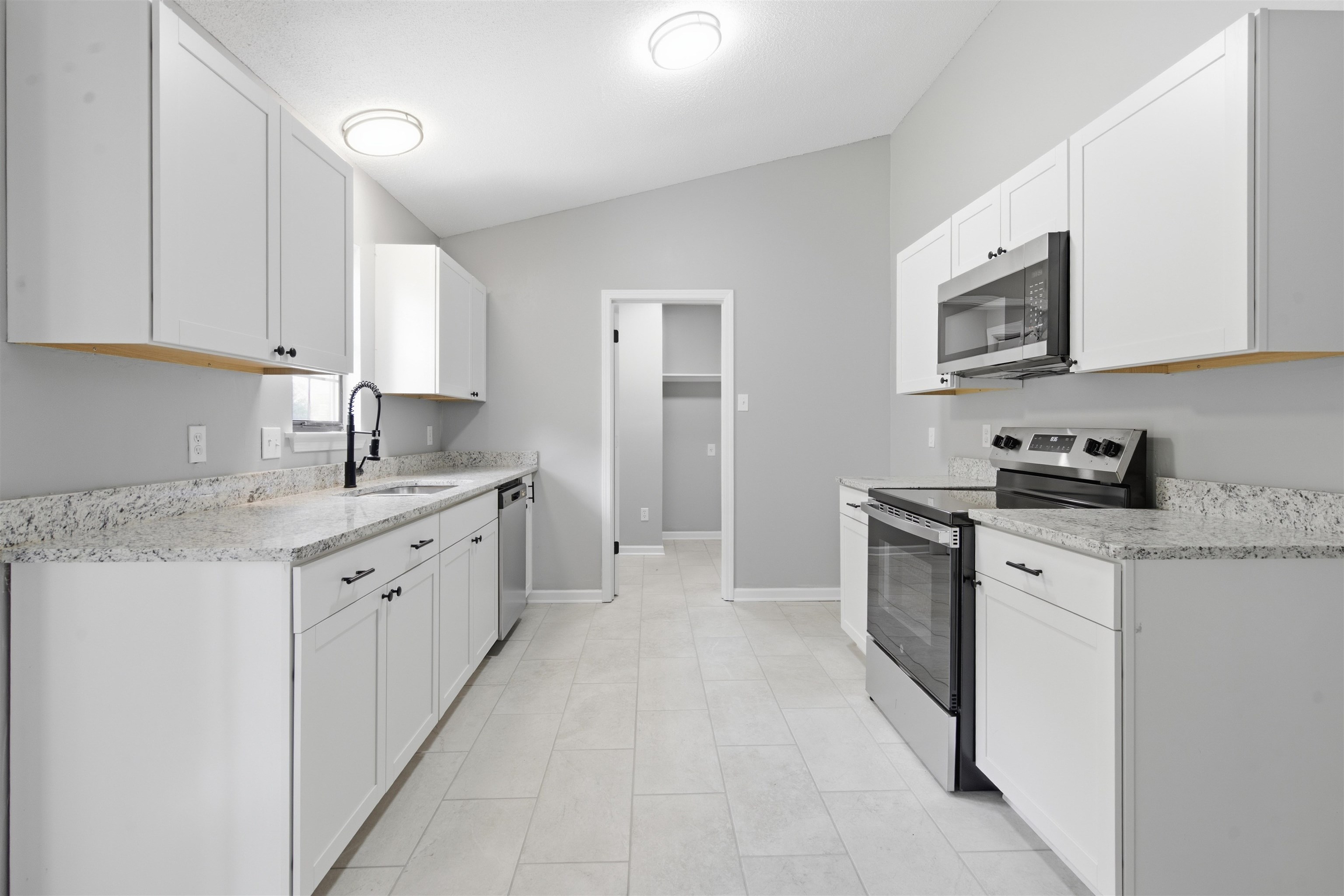 7223 Peppermill Rd Property Photo 6