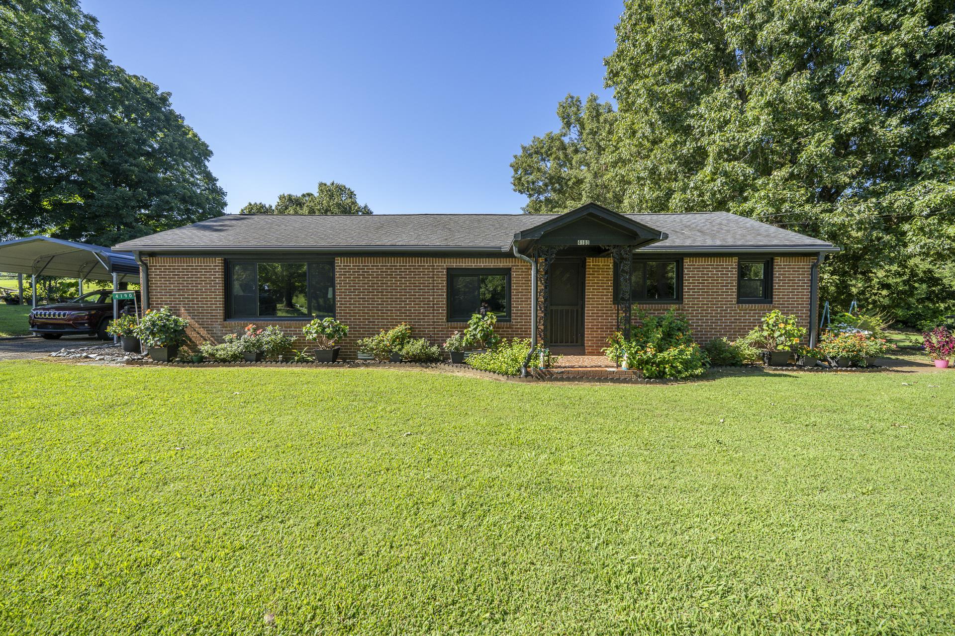 4190 Henderson Rd Property Photo 1