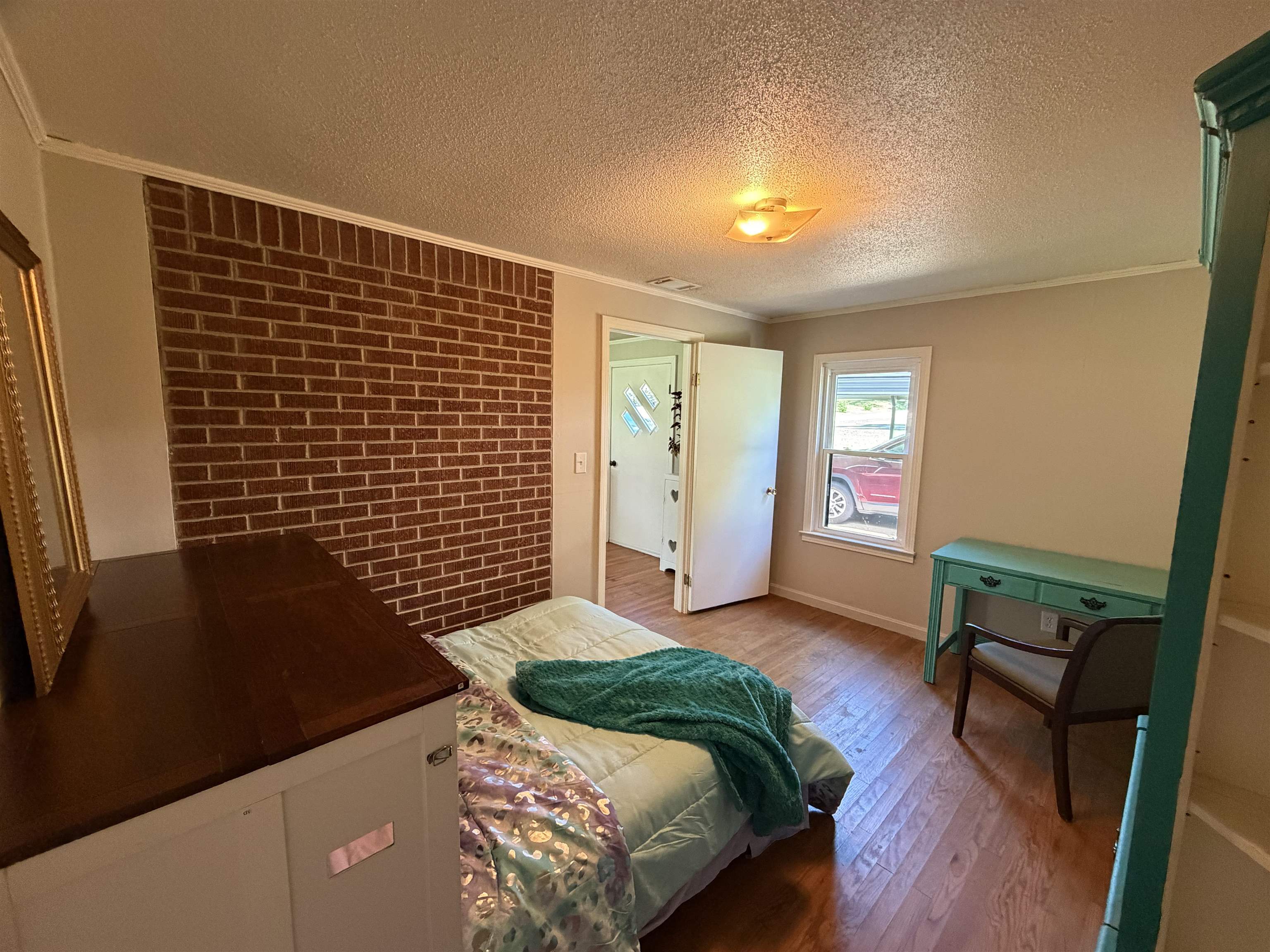 4190 Henderson Rd Property Photo 13