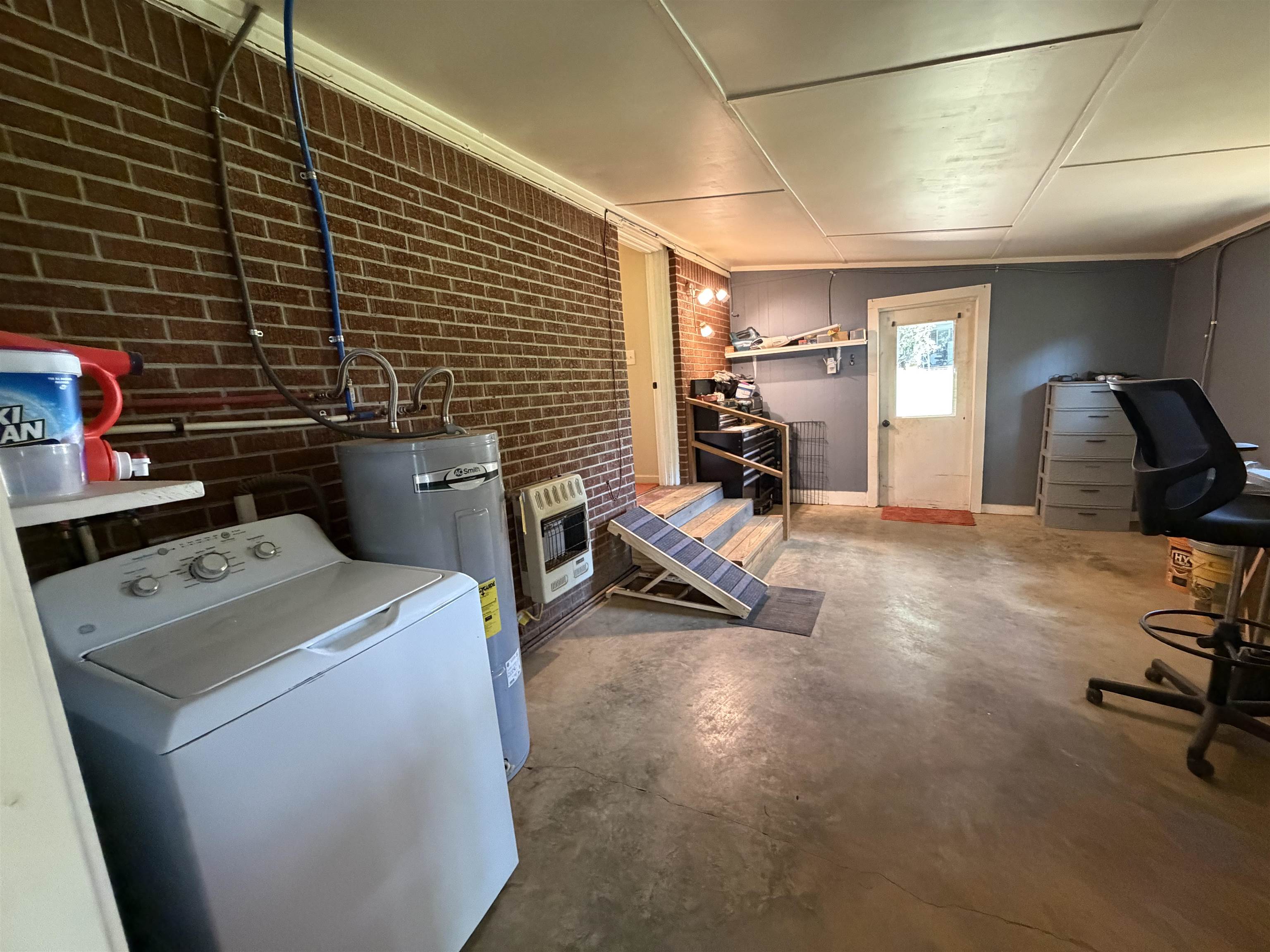 4190 Henderson Rd Property Photo 19