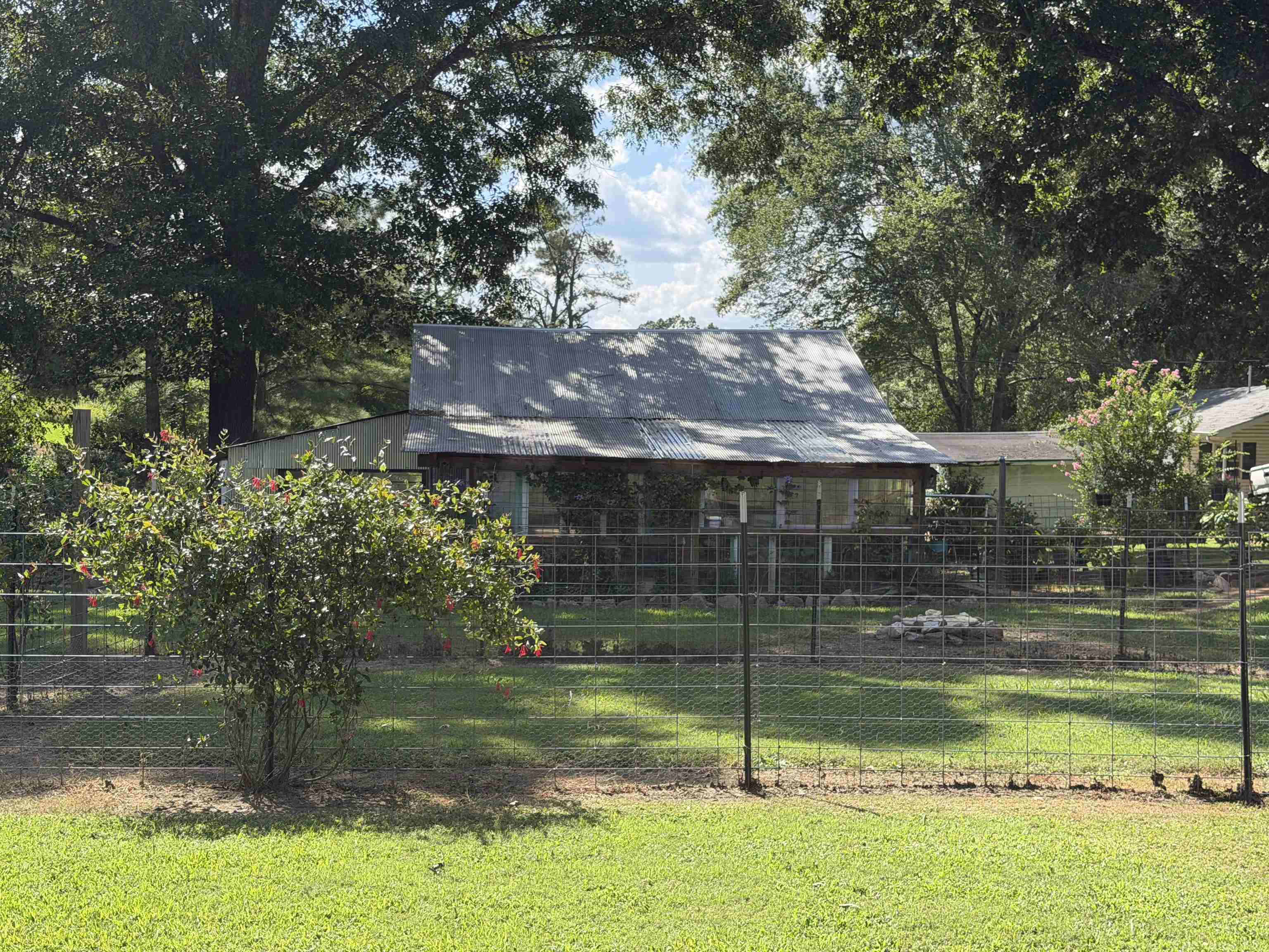 4190 Henderson Rd Property Photo 22