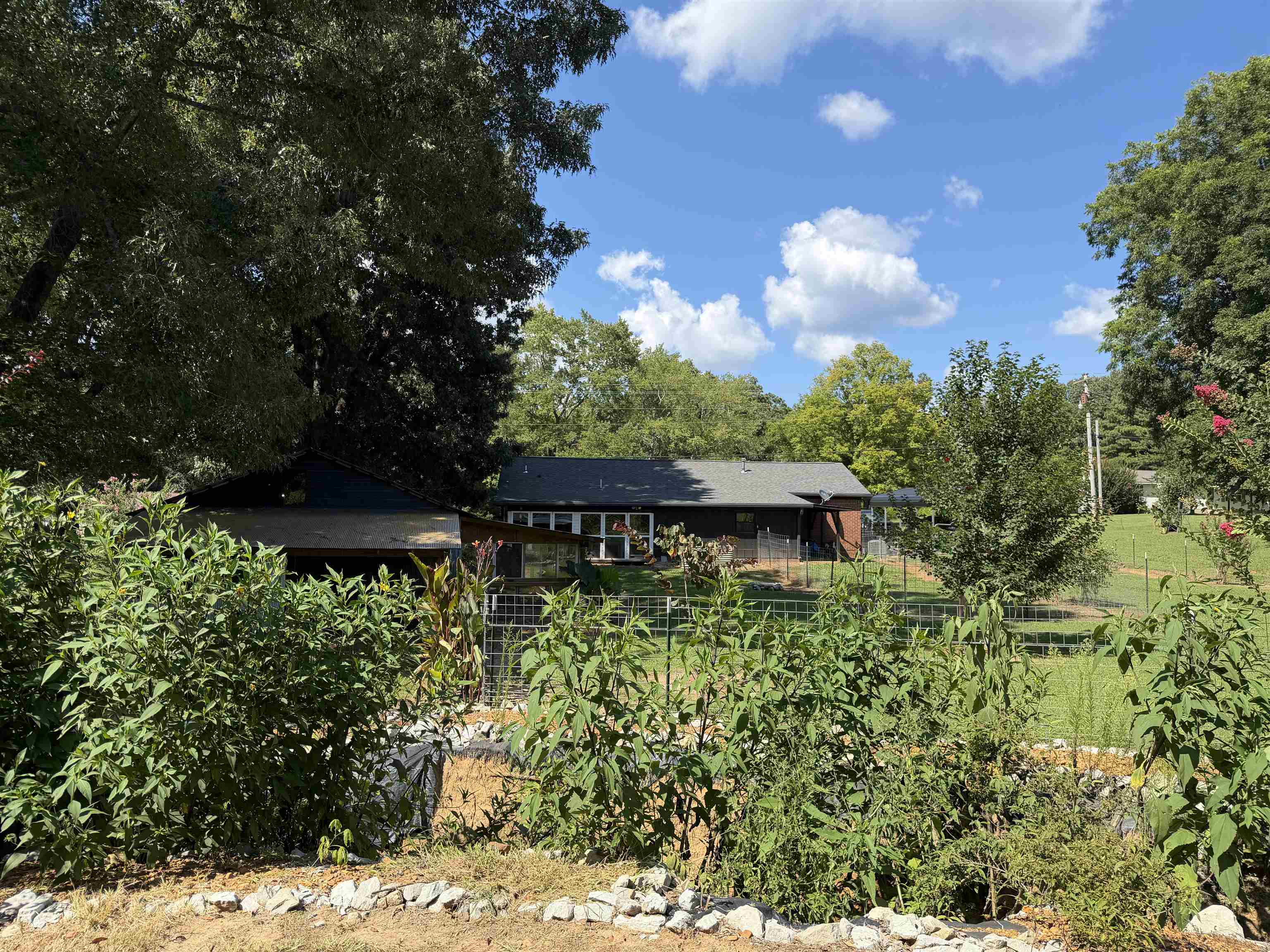 4190 Henderson Rd Property Photo 24