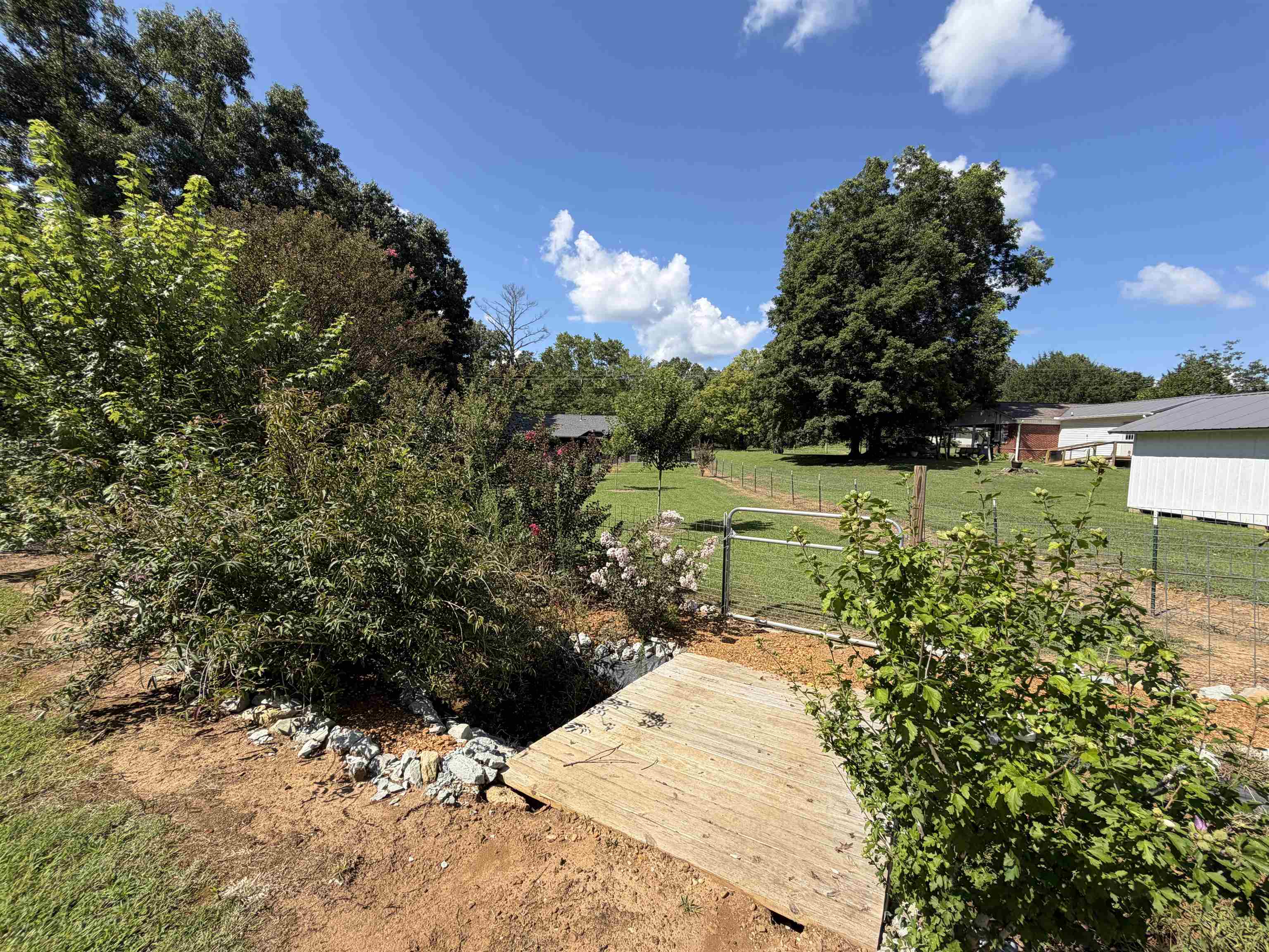 4190 Henderson Rd Property Photo 27